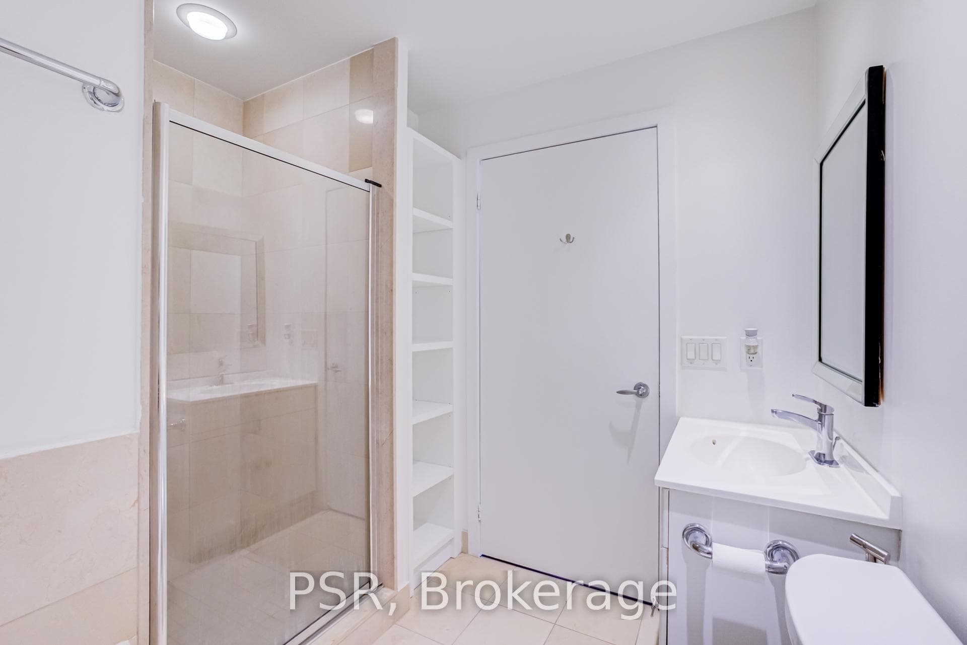 218 Queens Quay Unit 1506 photo 8