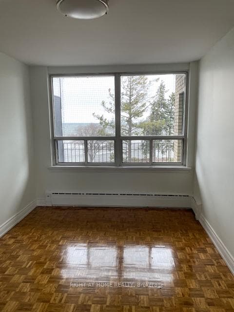 2 Royal York Road Unit 303 photo 19