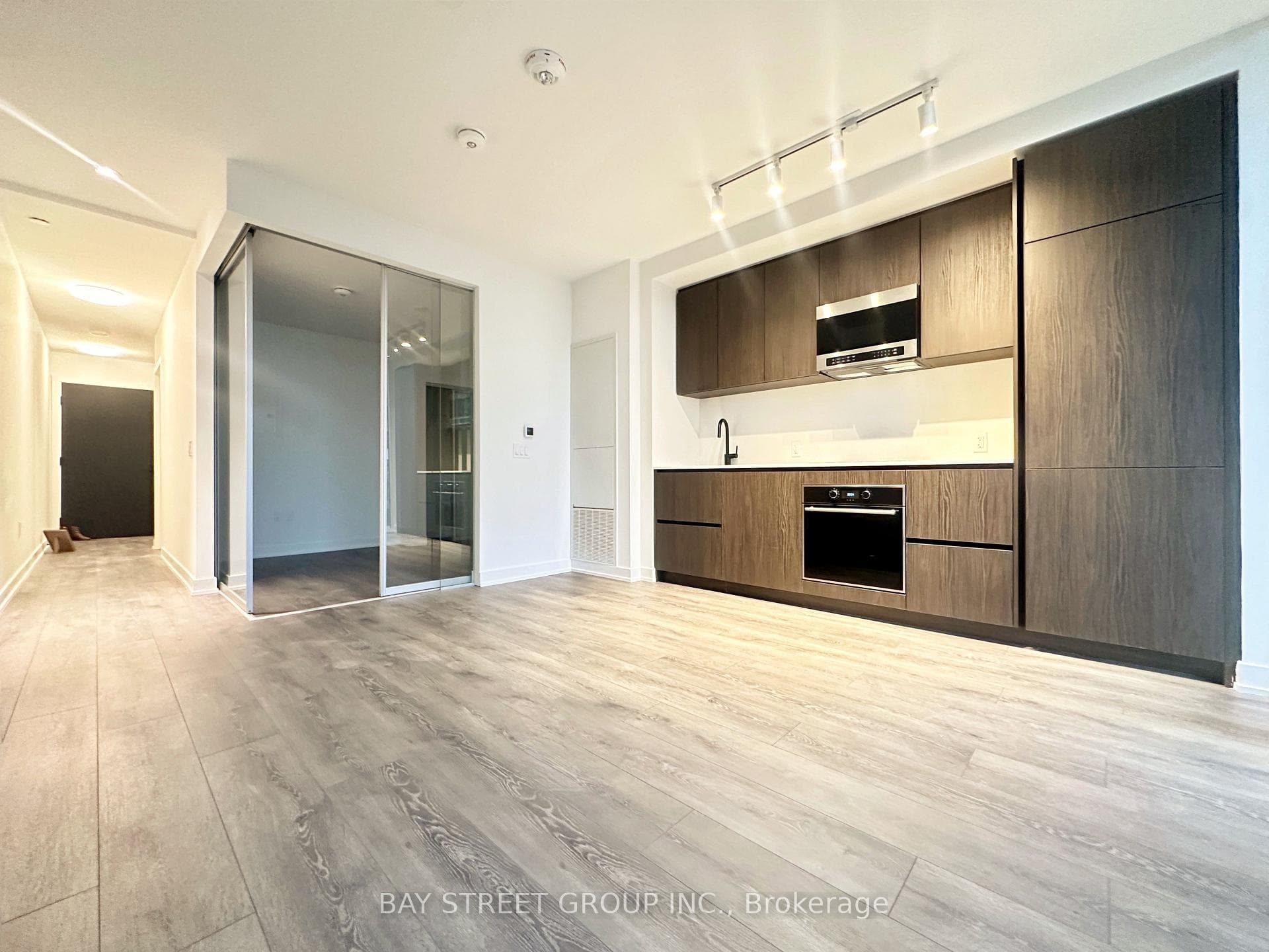 117 BROADWAY Avenue Unit 611 photo 12
