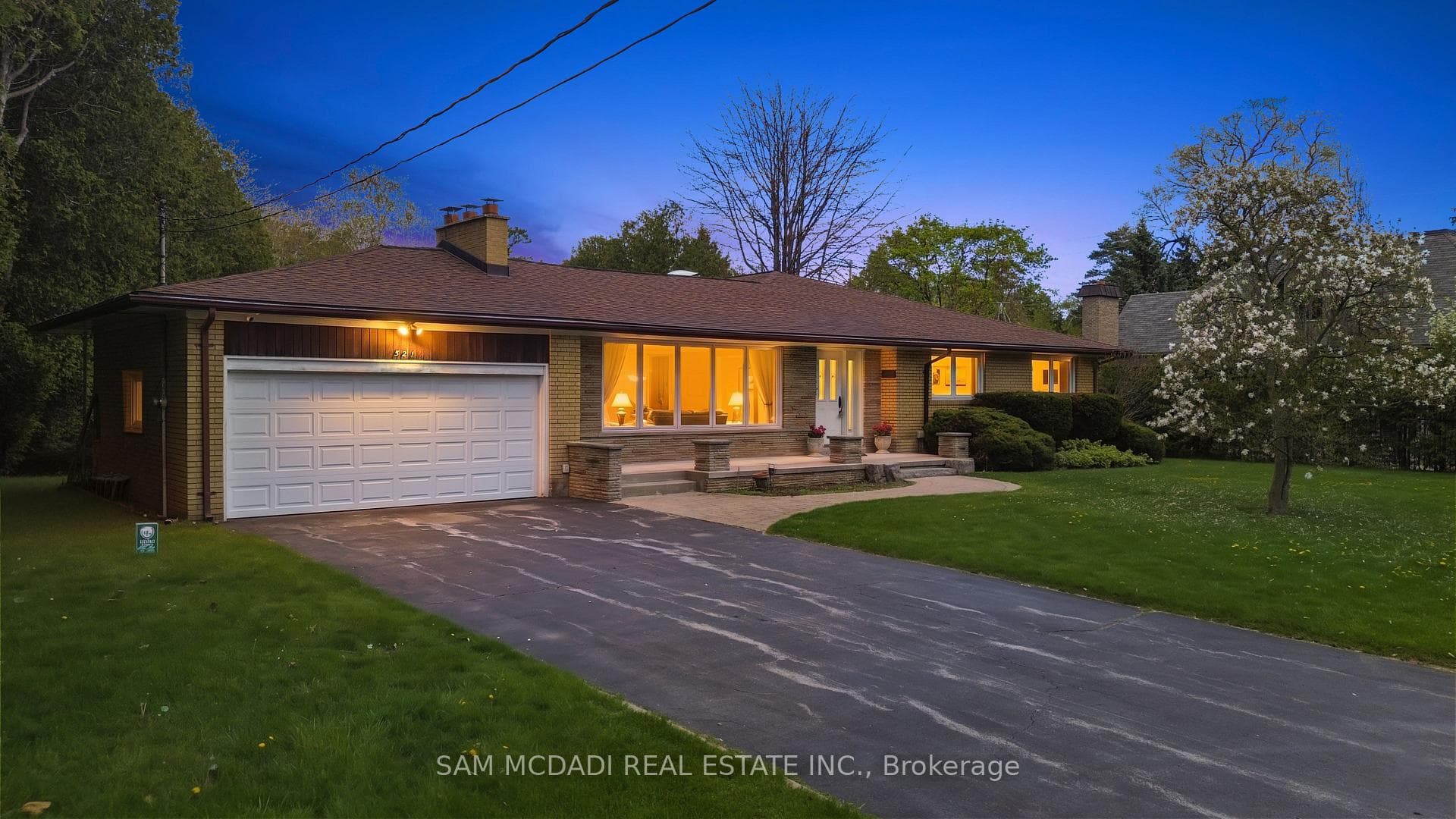 521 Vanessa Crescent photo 1