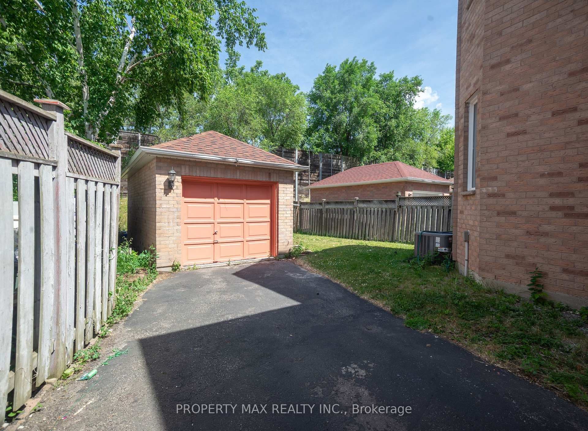 84 Bridlegrove Drive photo 28