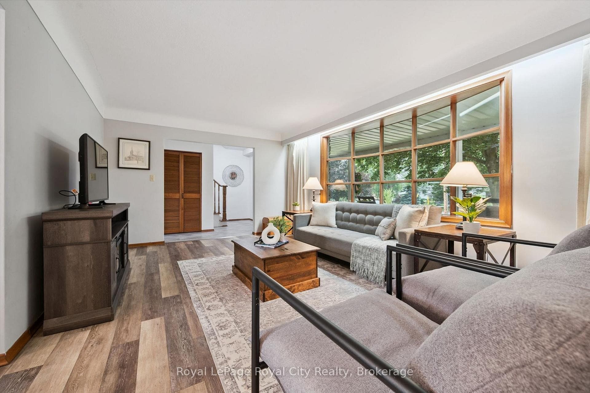 30 Westminster Avenue photo 9