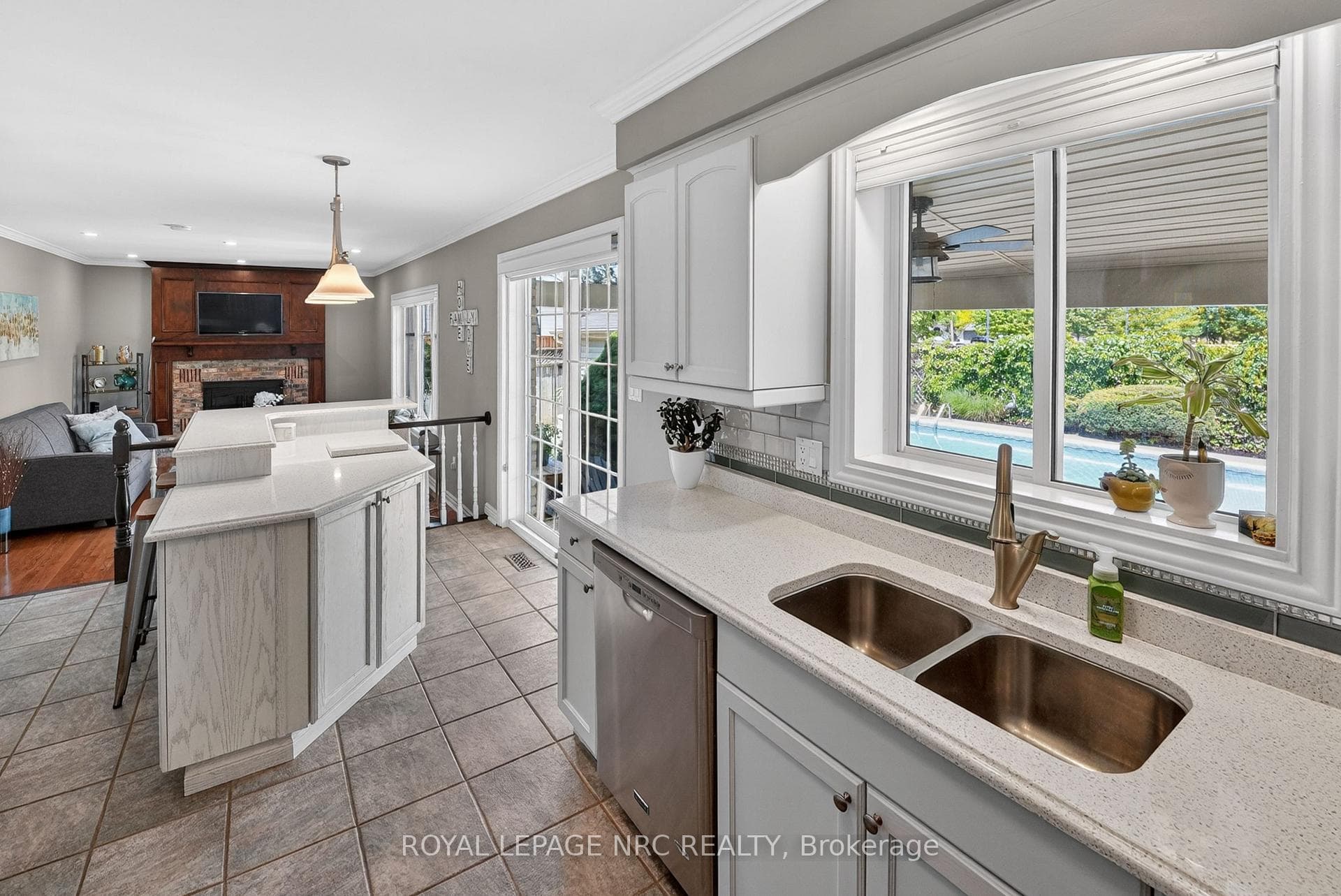 Quartz countertop /island