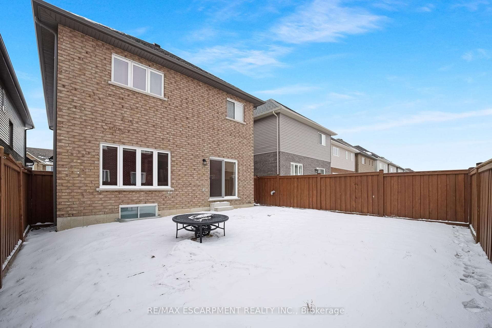 8 Bethune Avenue photo 32