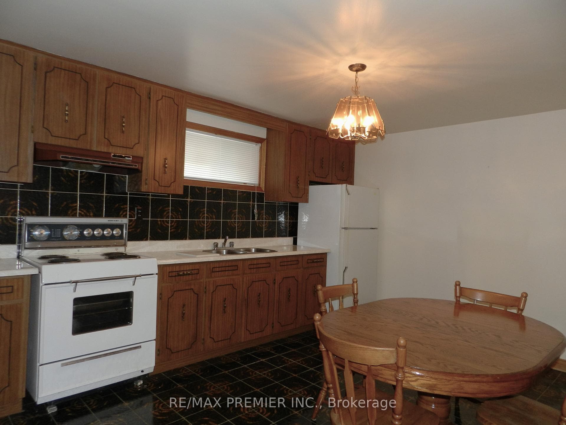 36 Willis Road photo 3