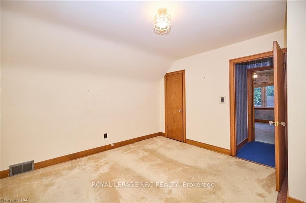 468 GENEVA Street photo 19