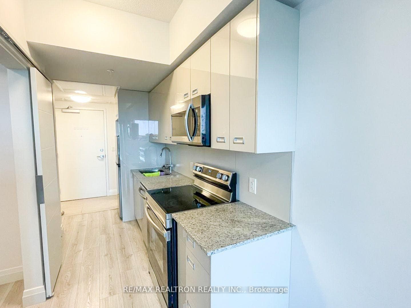652 Princess Street Unit 526 photo 8