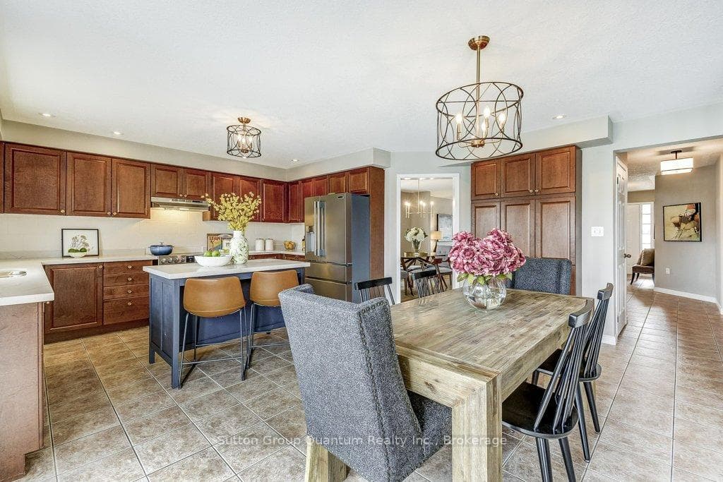 132 Eringate Drive photo 13