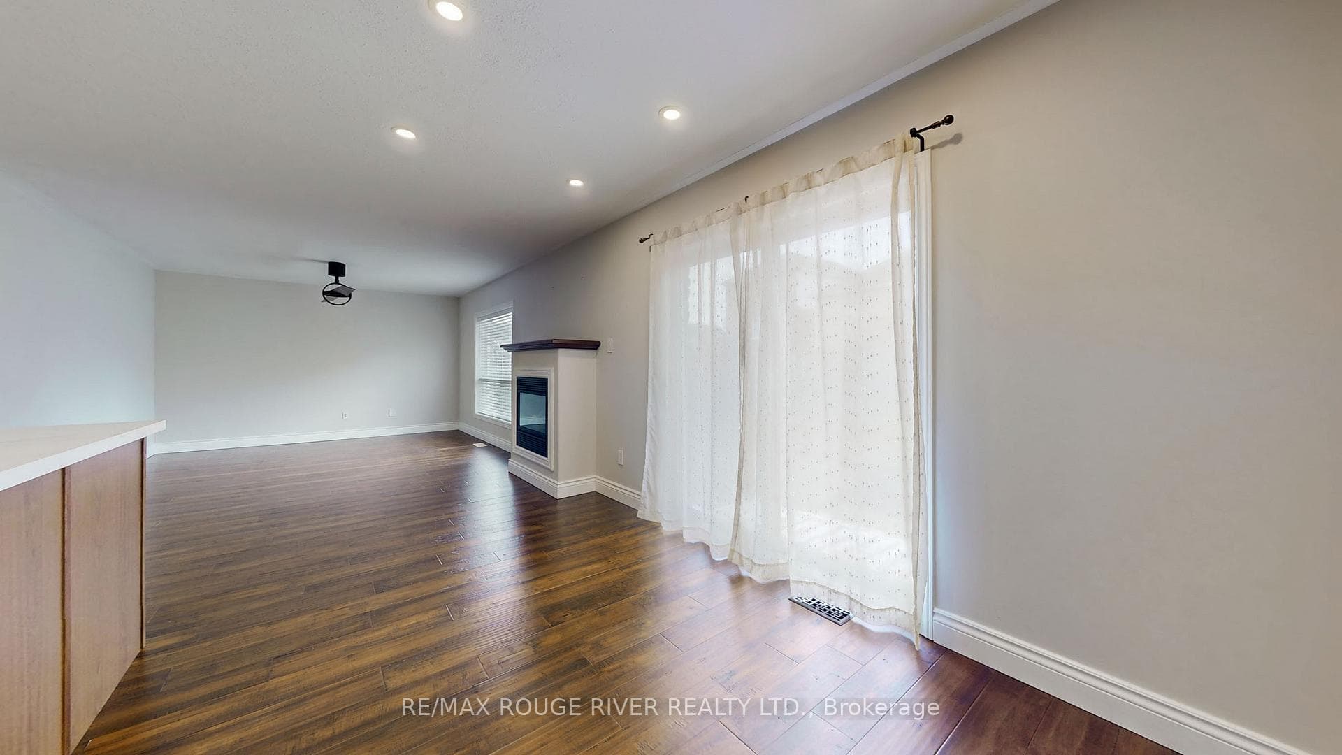16 Aylesworth Avenue photo 11