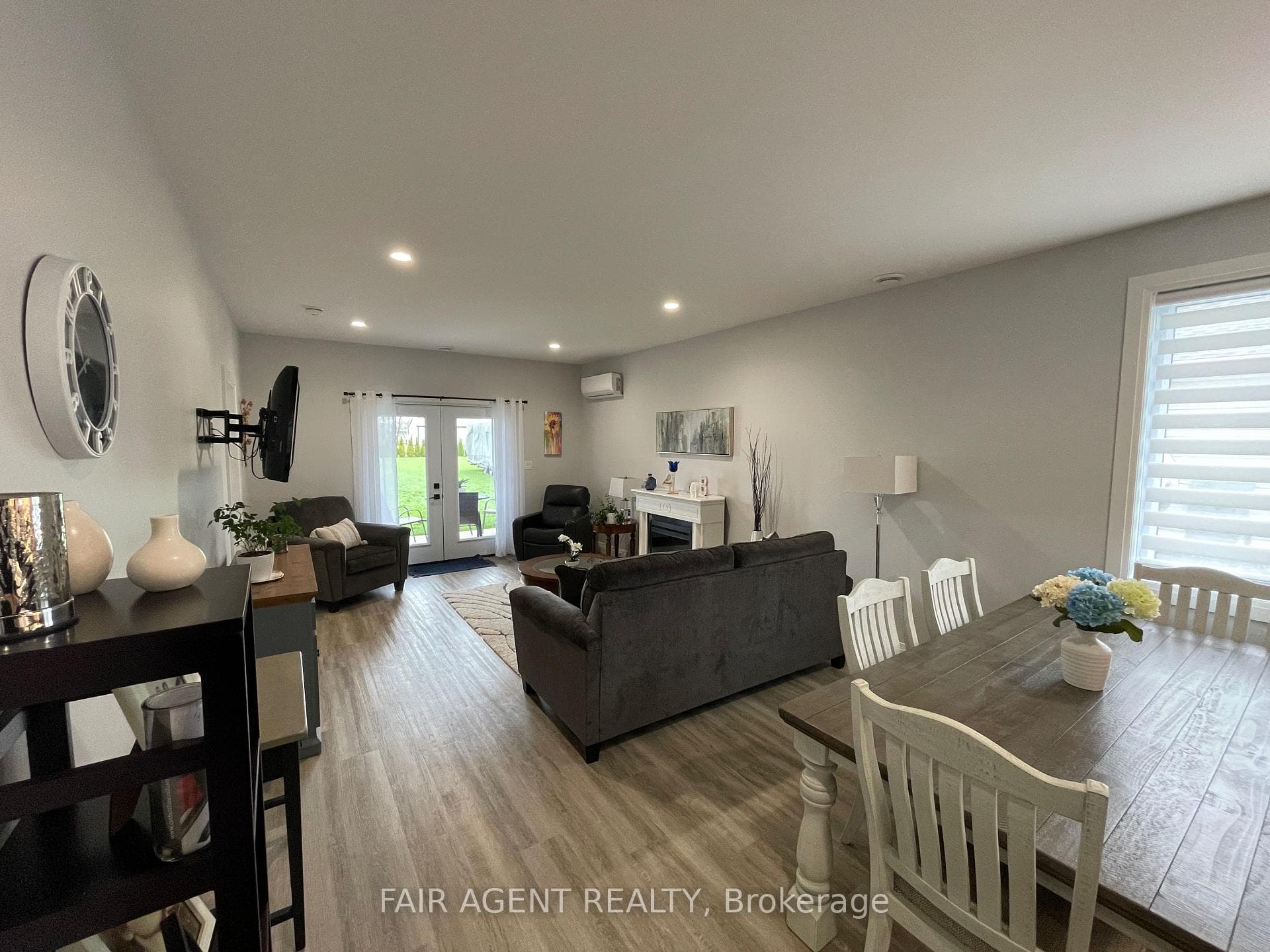 255 Albert Street Unit 2 photo 8