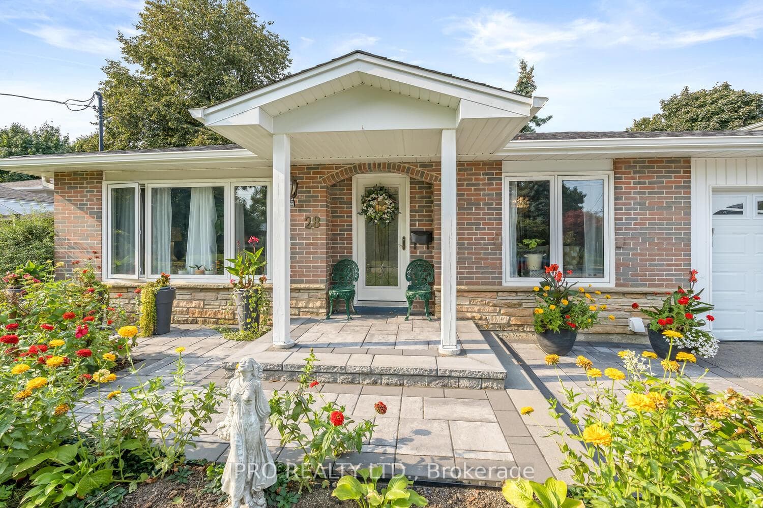 28 Irwin Crescent photo 5