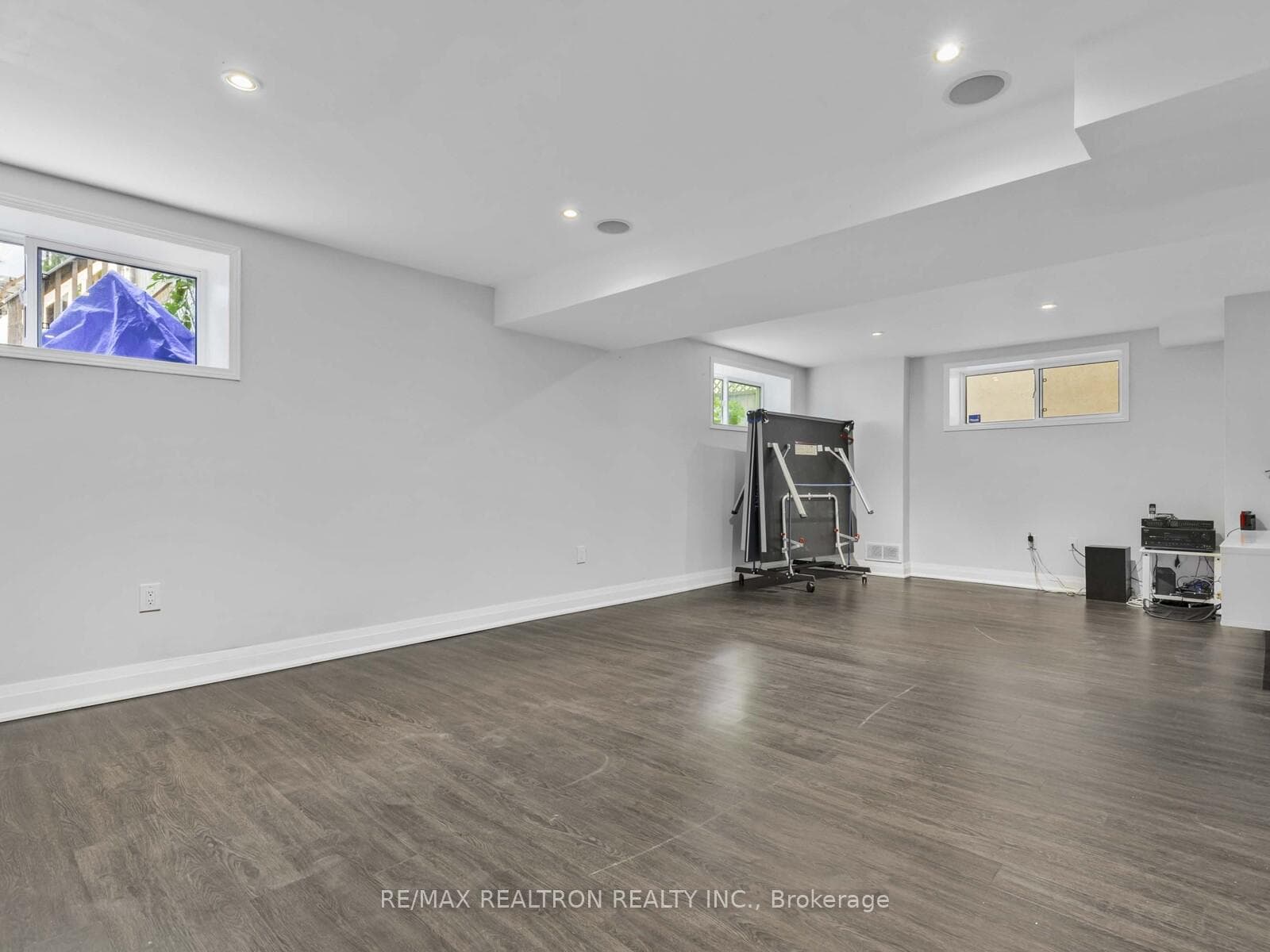 53 Walder Avenue photo 24