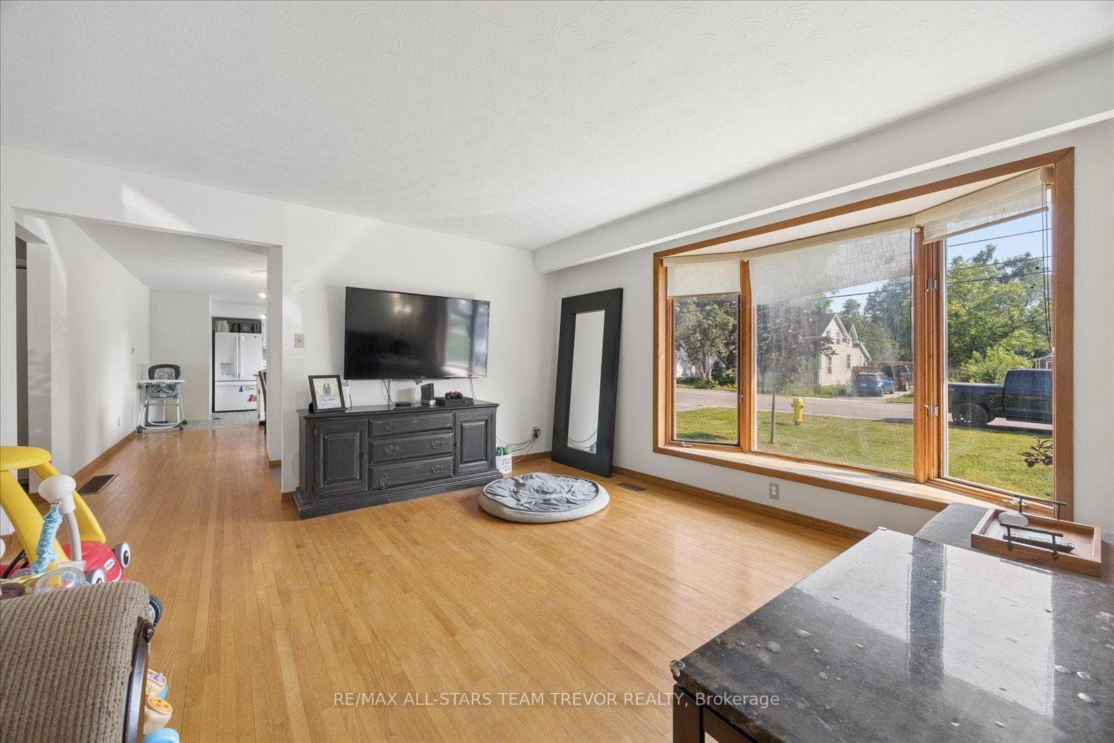 280 Bay Street photo 8