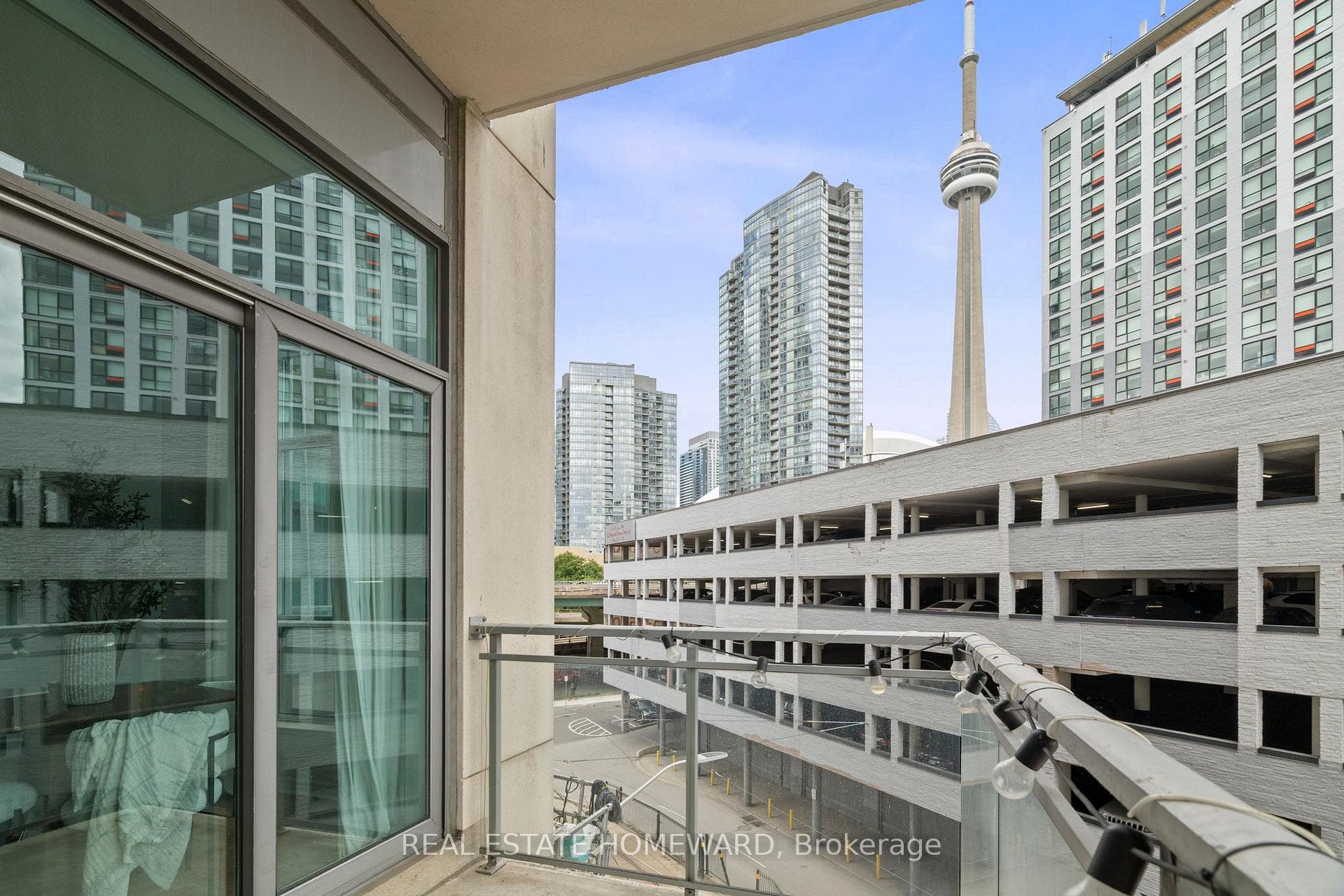 410 Queens Quay Unit 413 photo 13