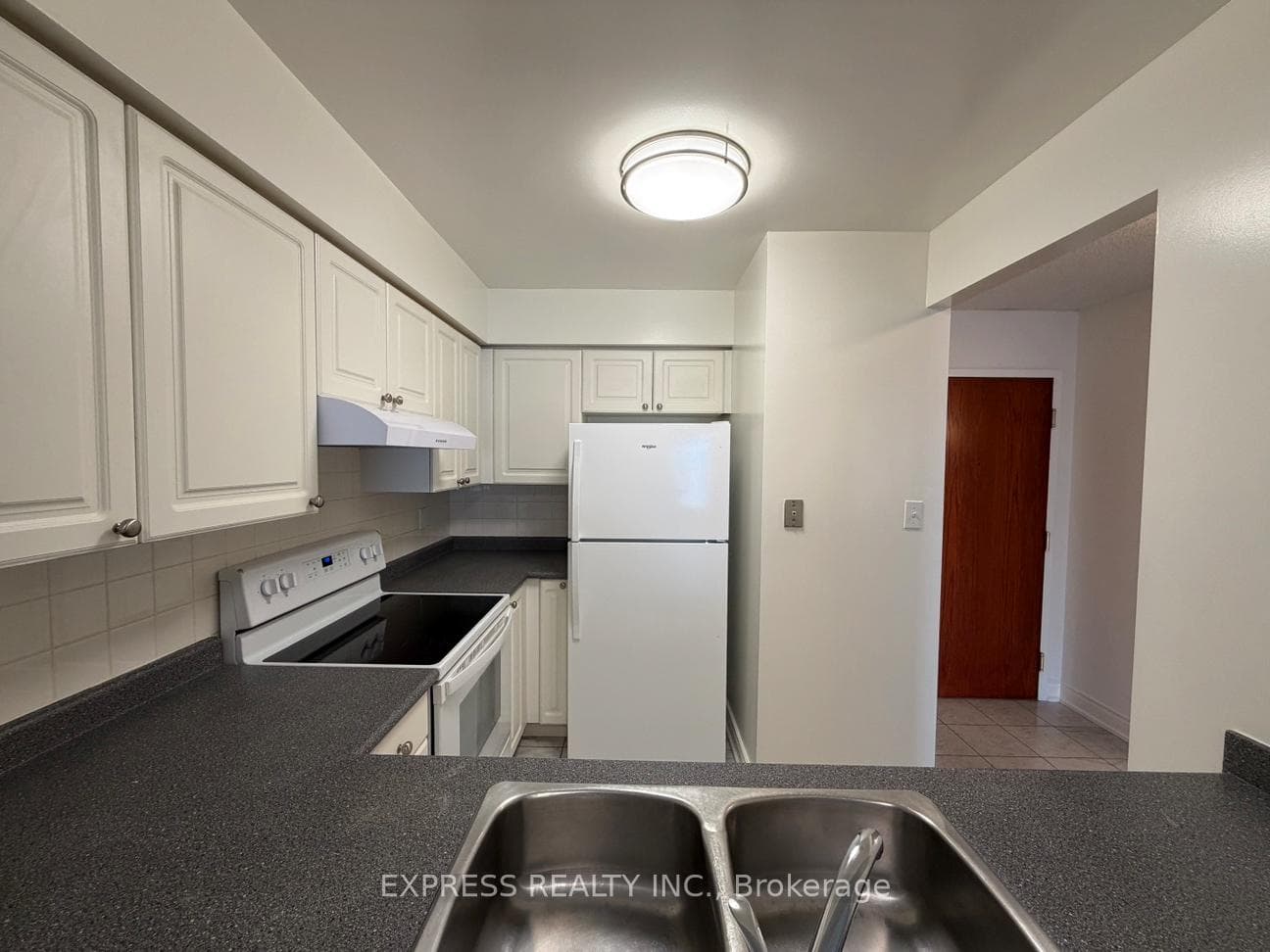 18 Hillcrest Avenue Unit 2201 photo 3