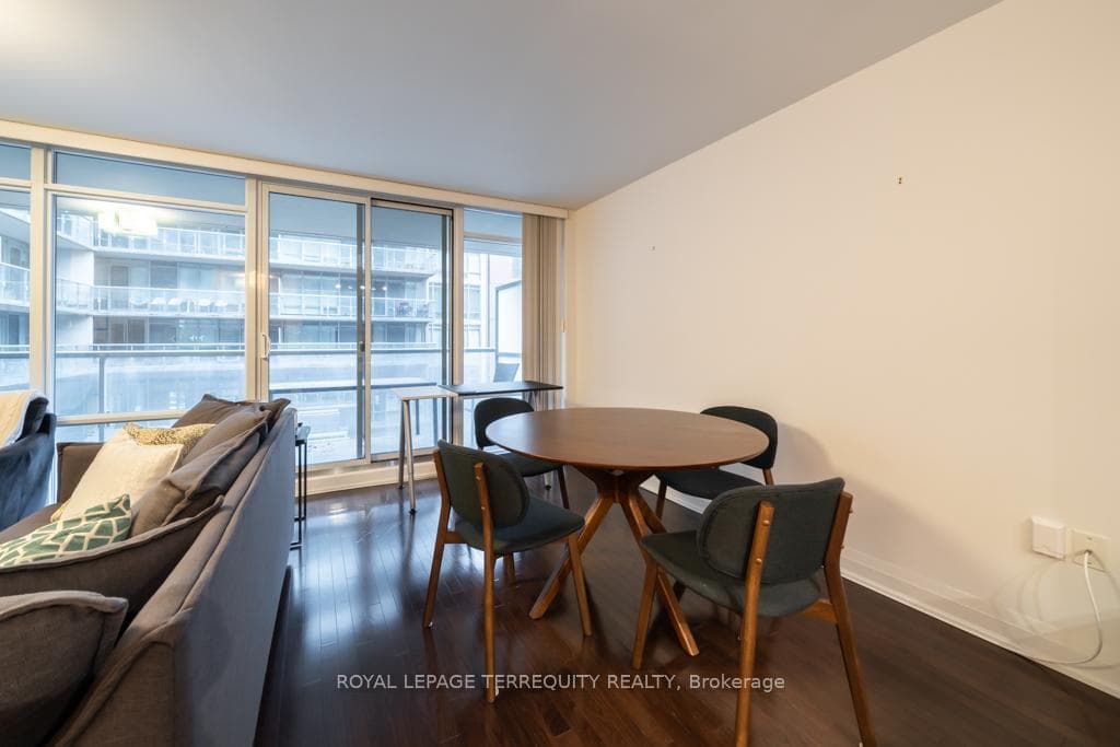 Parking & storage locker included