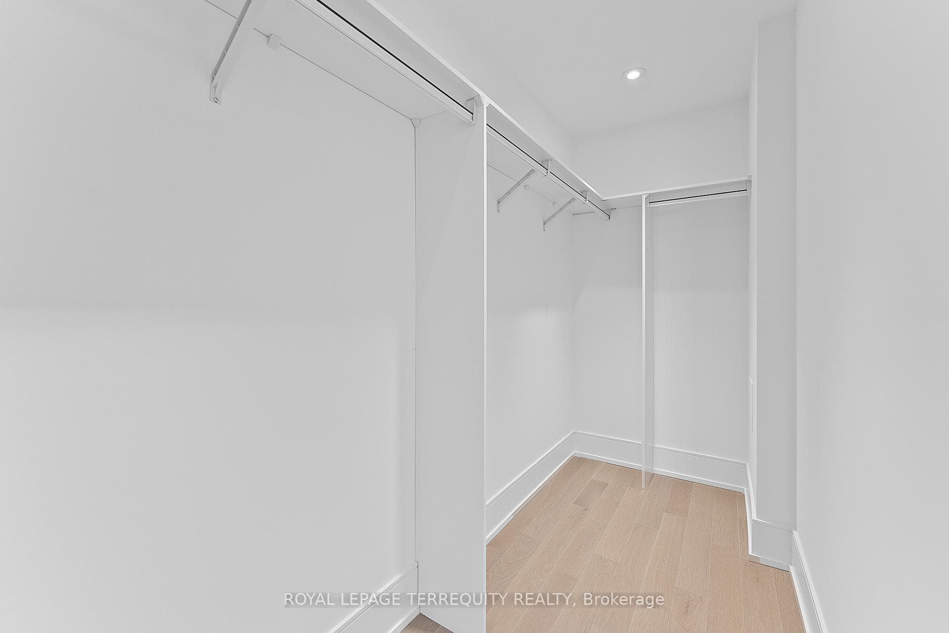 20 Inn on the Park Drive Unit 2033 photo 27
