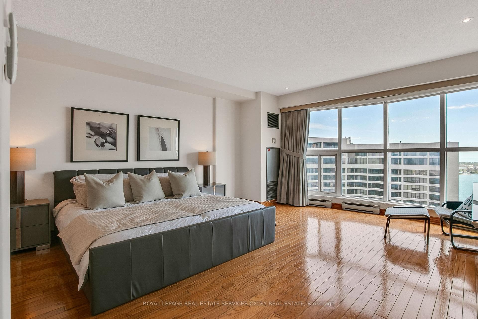 99 Harbour Square Unit PH04 photo 17