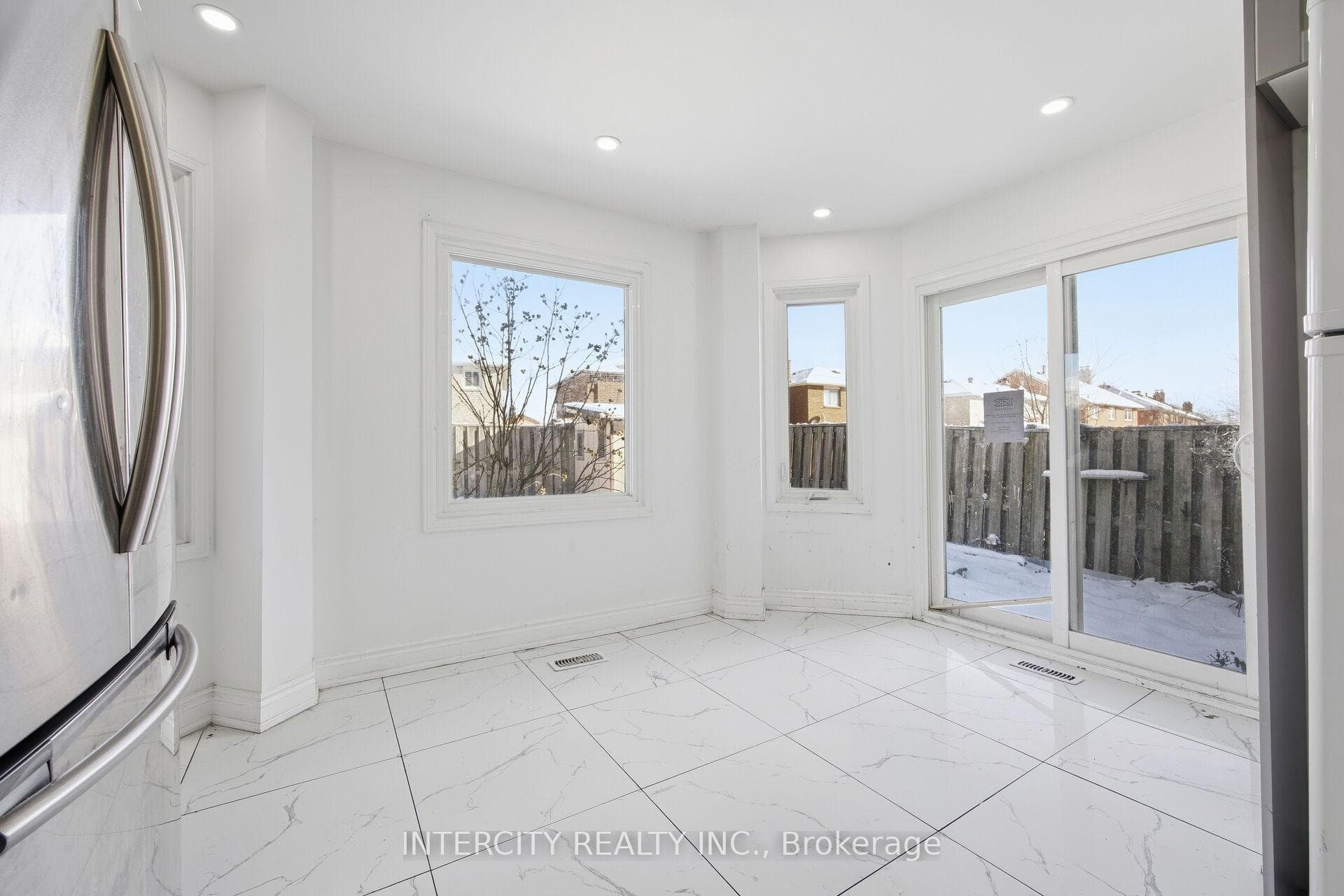45 Merganser Crescent photo 13