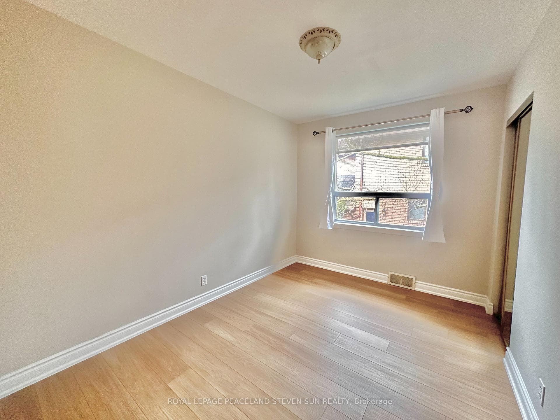 4 Wetherfield Place photo 12