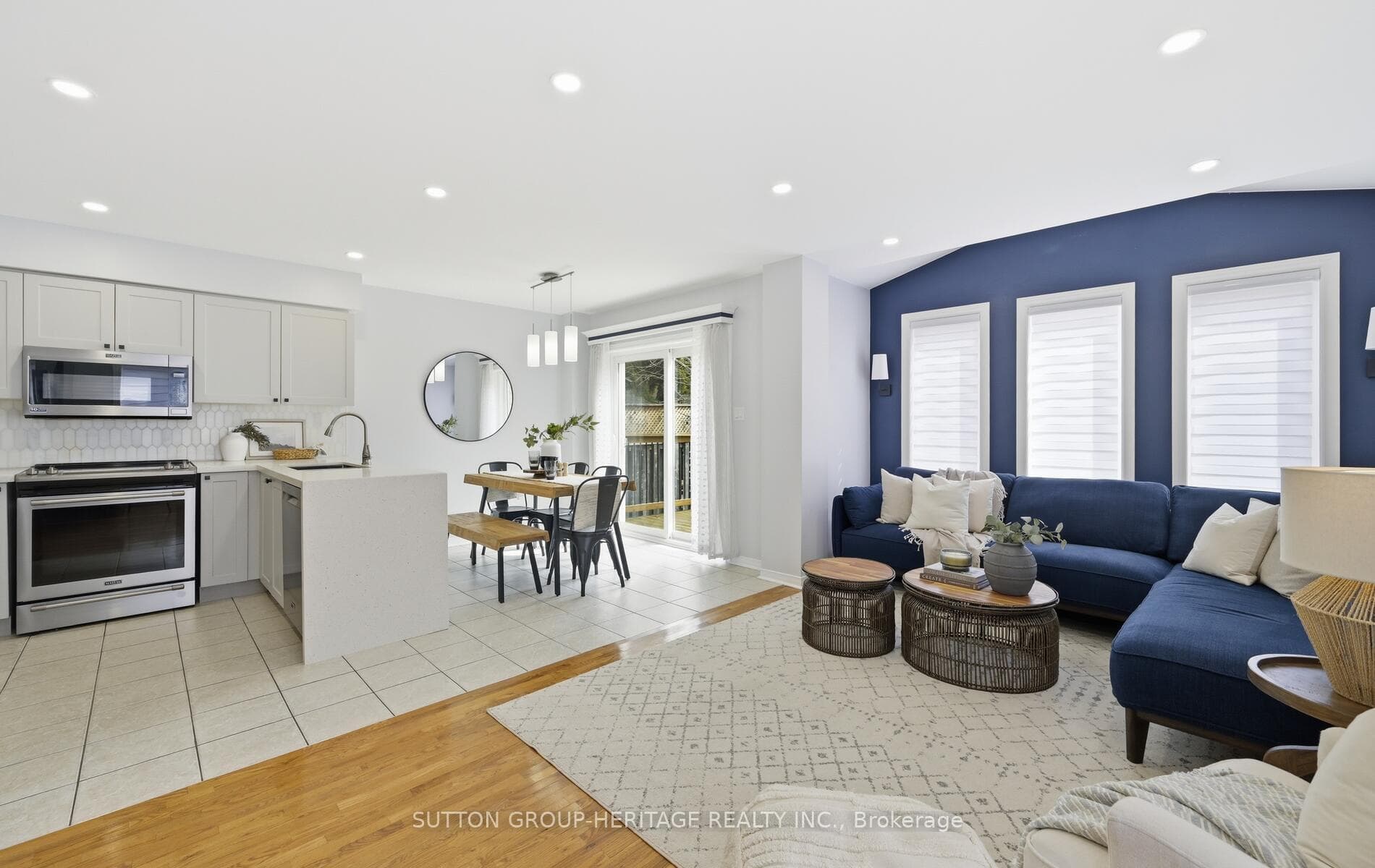 76 Regency Crescent photo 9