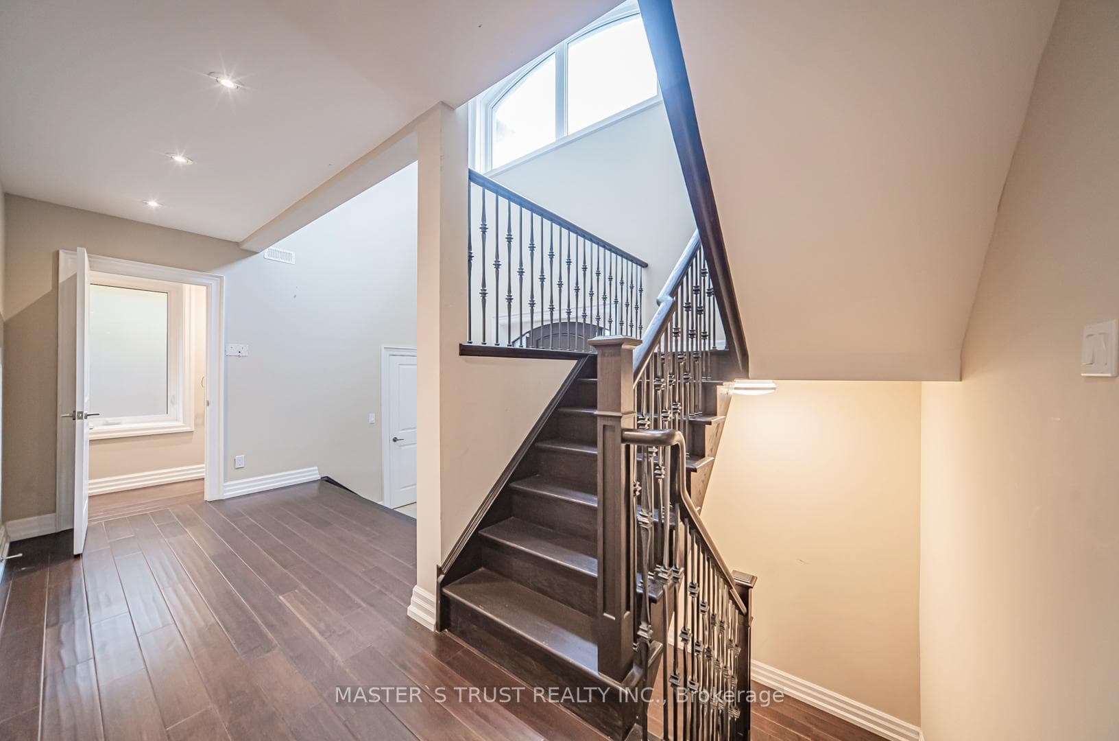 17 Pearson Avenue photo 13