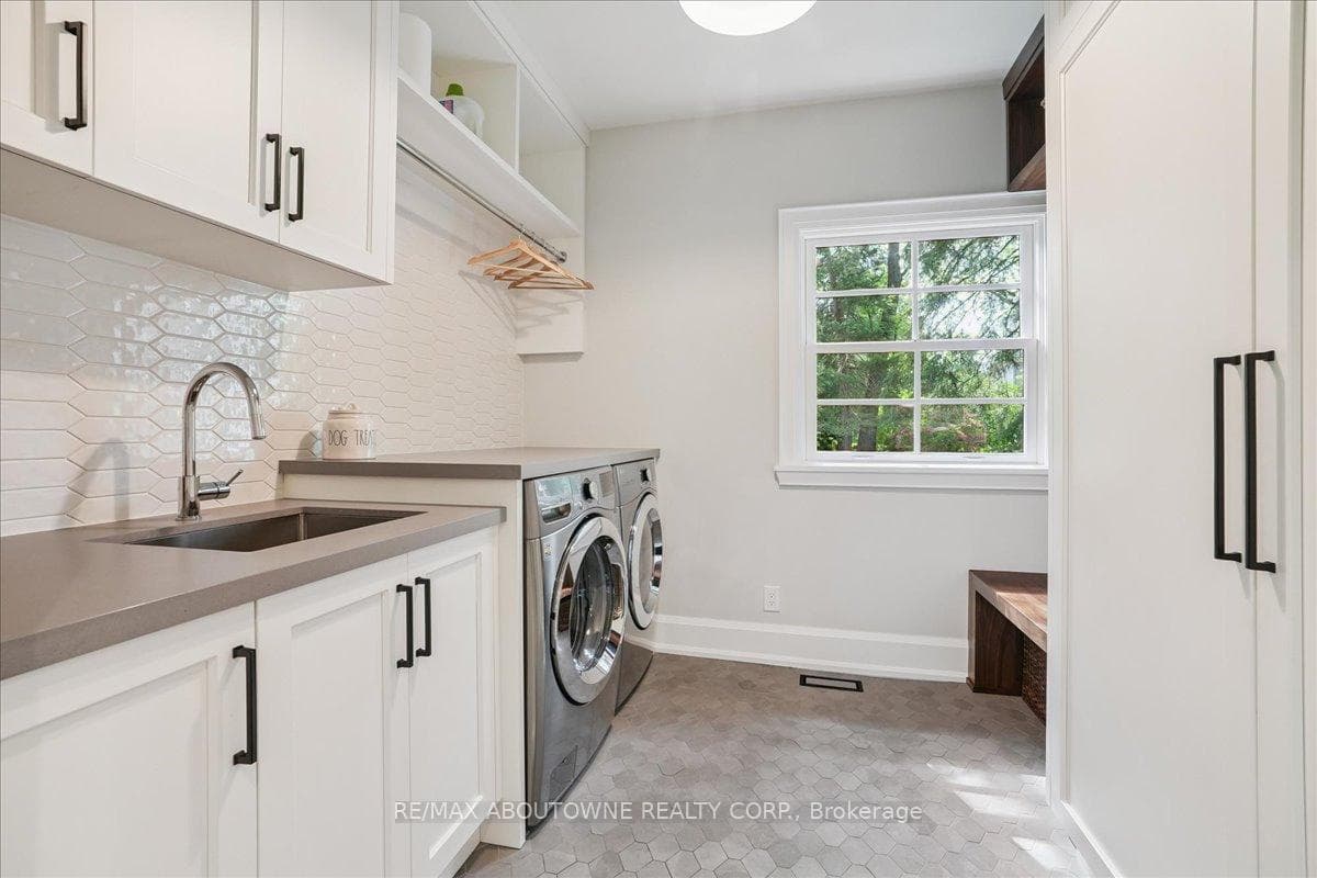 5031 Lakeshore Road photo 20