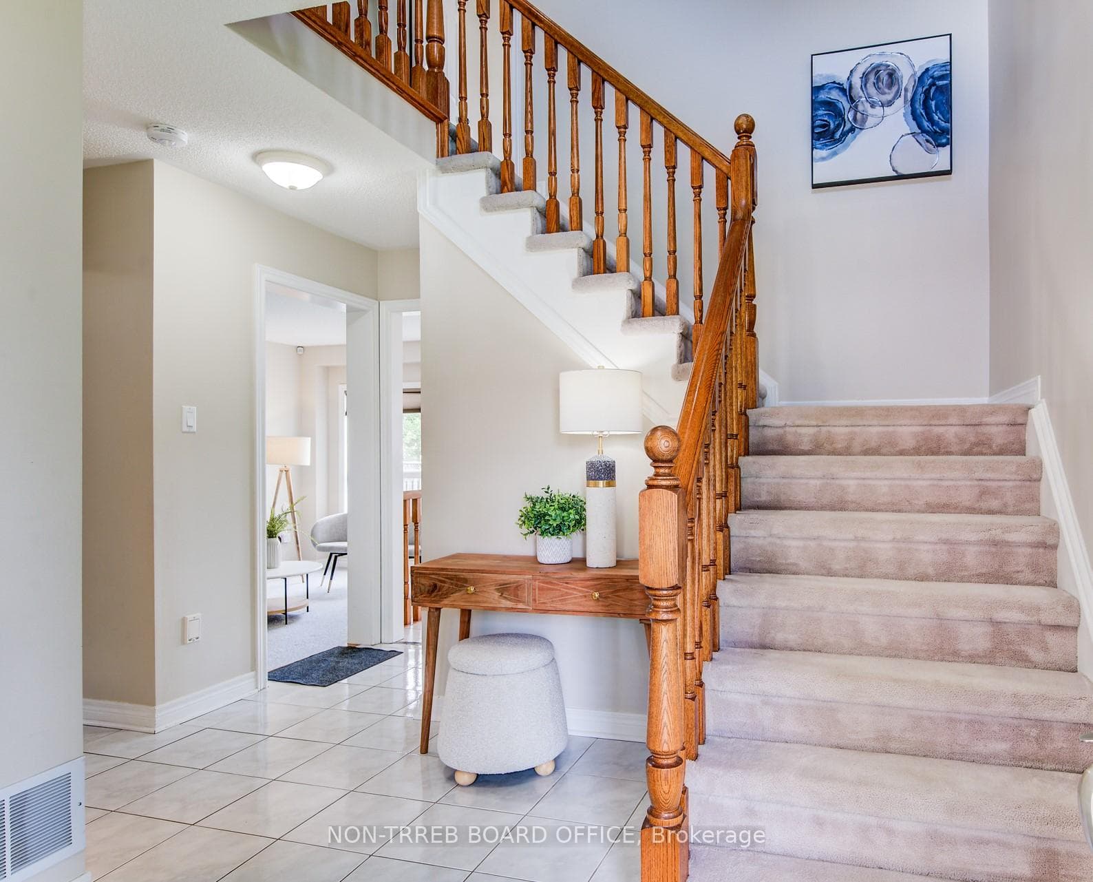 68 WADSWORTH Crescent photo 2