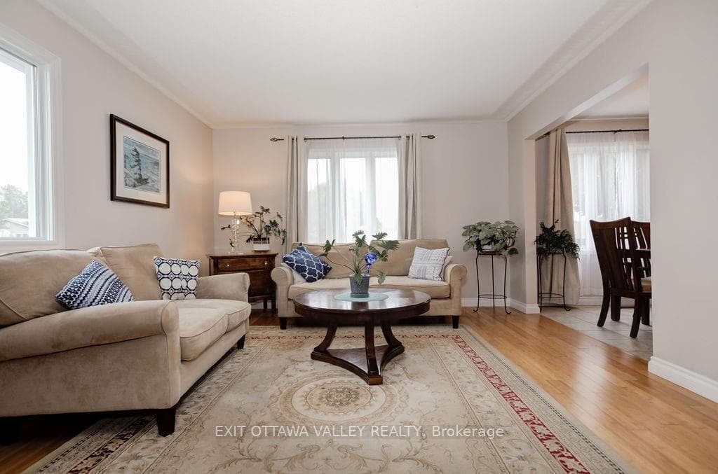 185 GARDEN Street photo 4