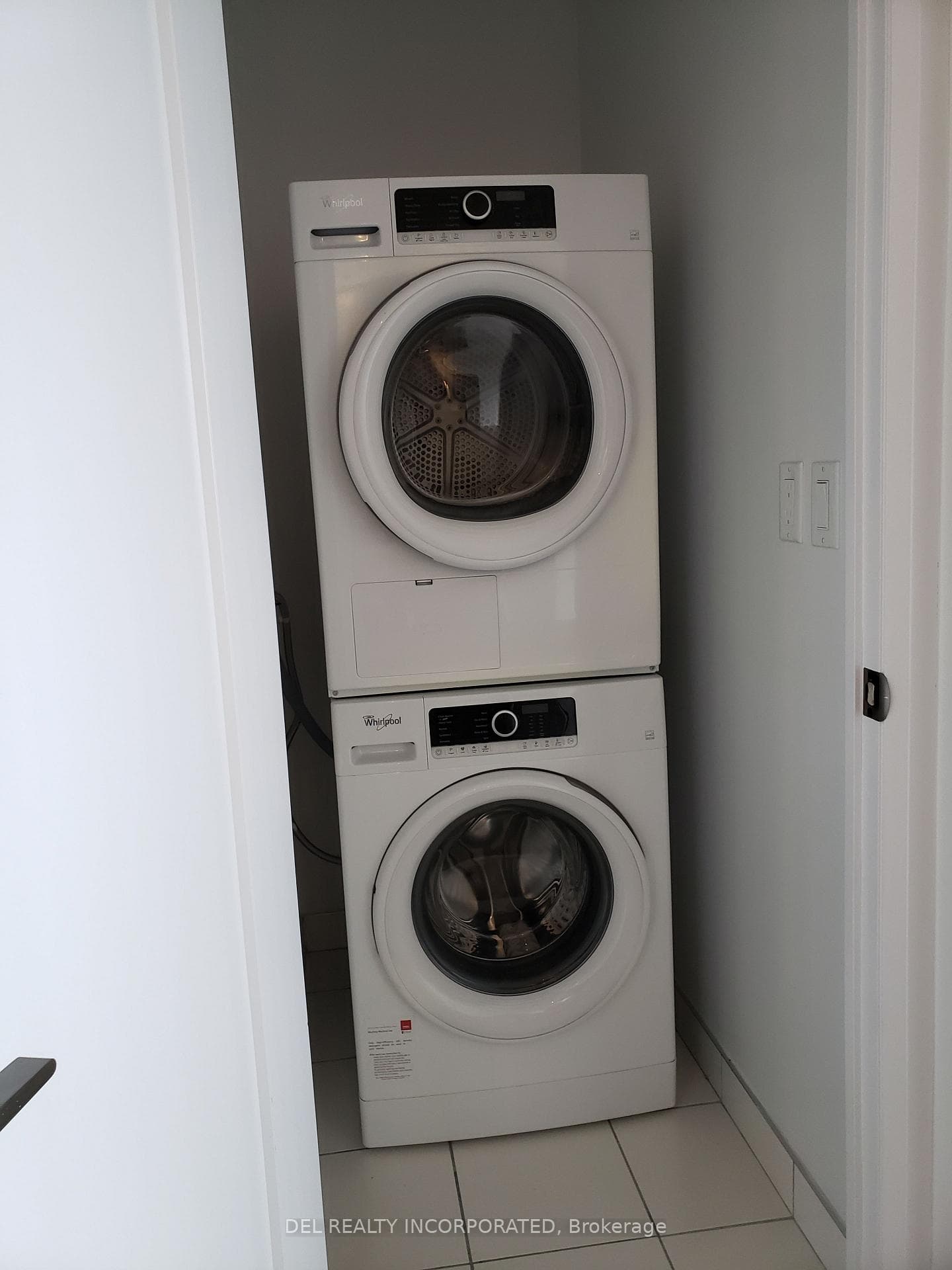 101 Erskine Avenue Unit 2005 photo 11