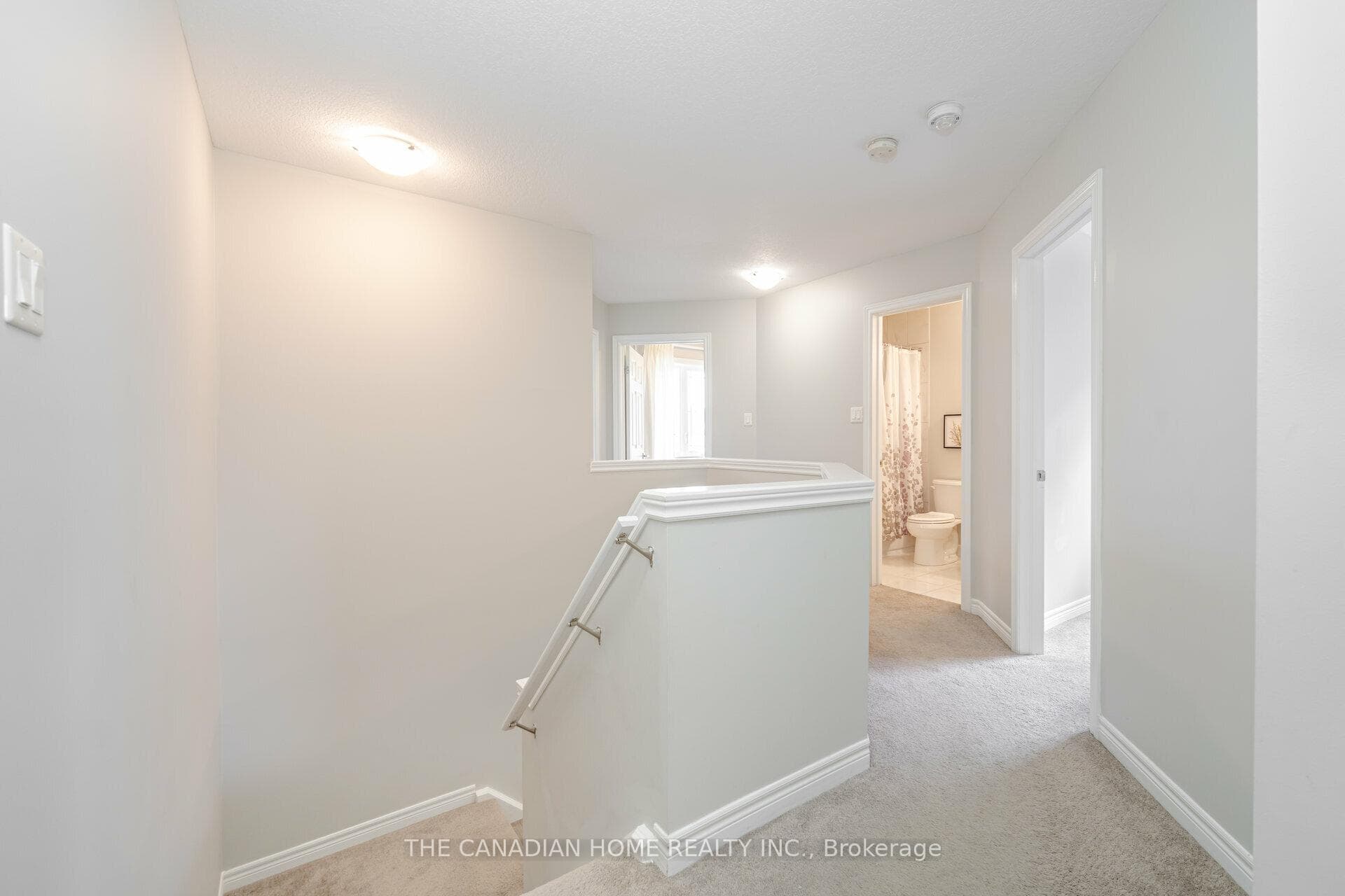 28 Ambrous Crescent photo 19