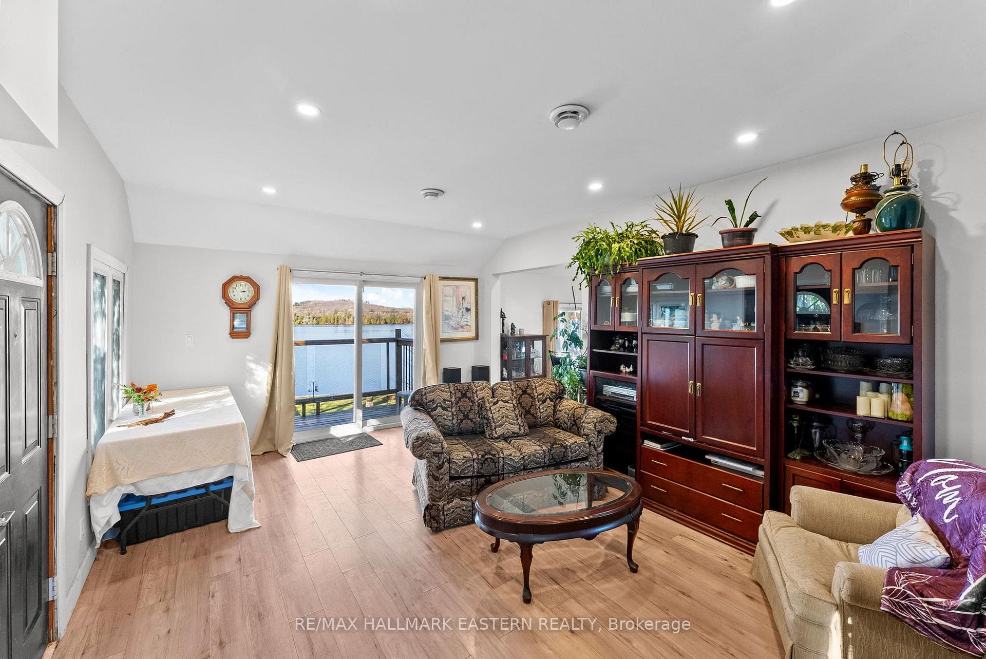 344 Fife Avenue photo 17