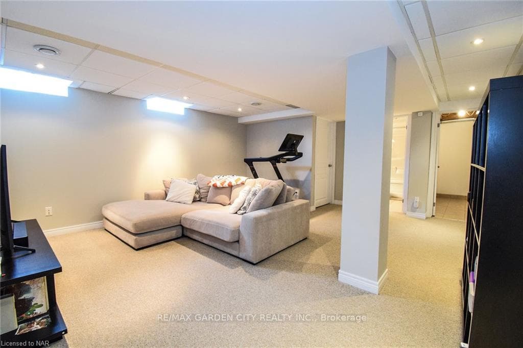 19 Flynn Court photo 35