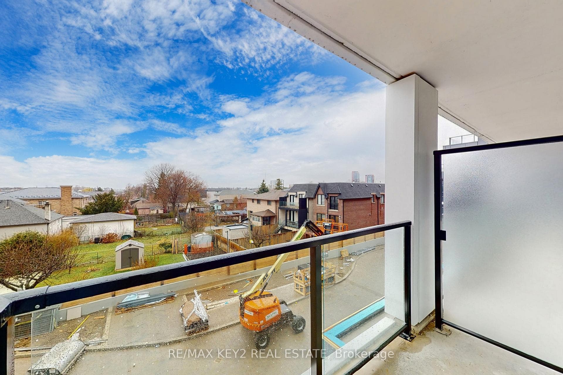 556 Marlee Avenue Unit 302 photo 24