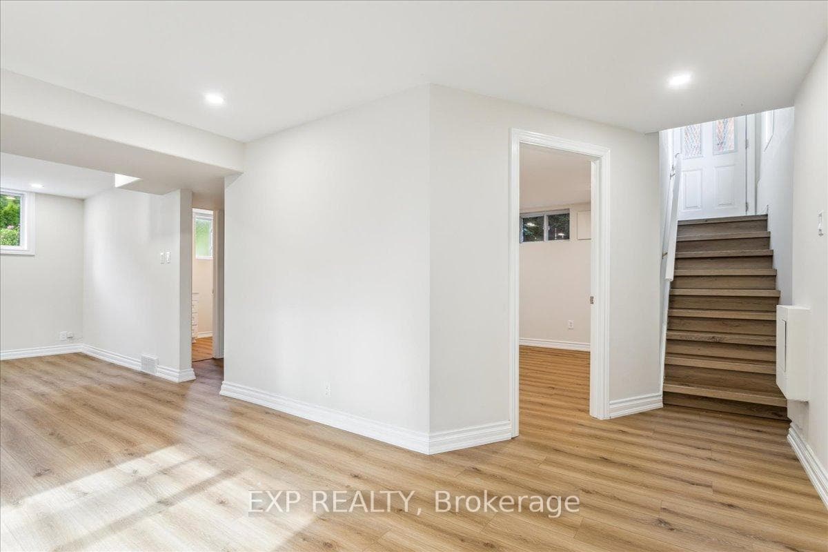143 Broker Drive photo 20