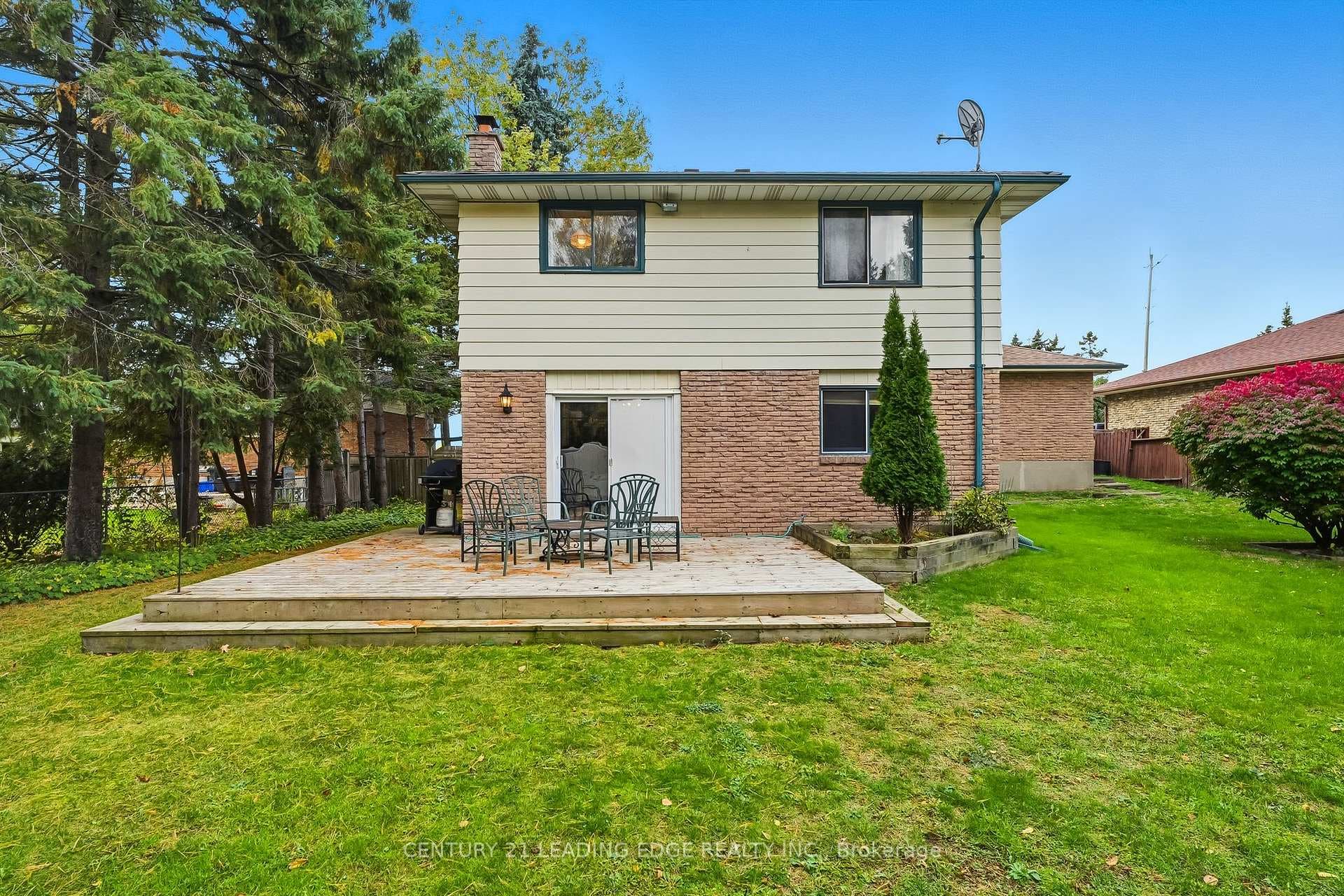 63 Lakeridge Road photo 44