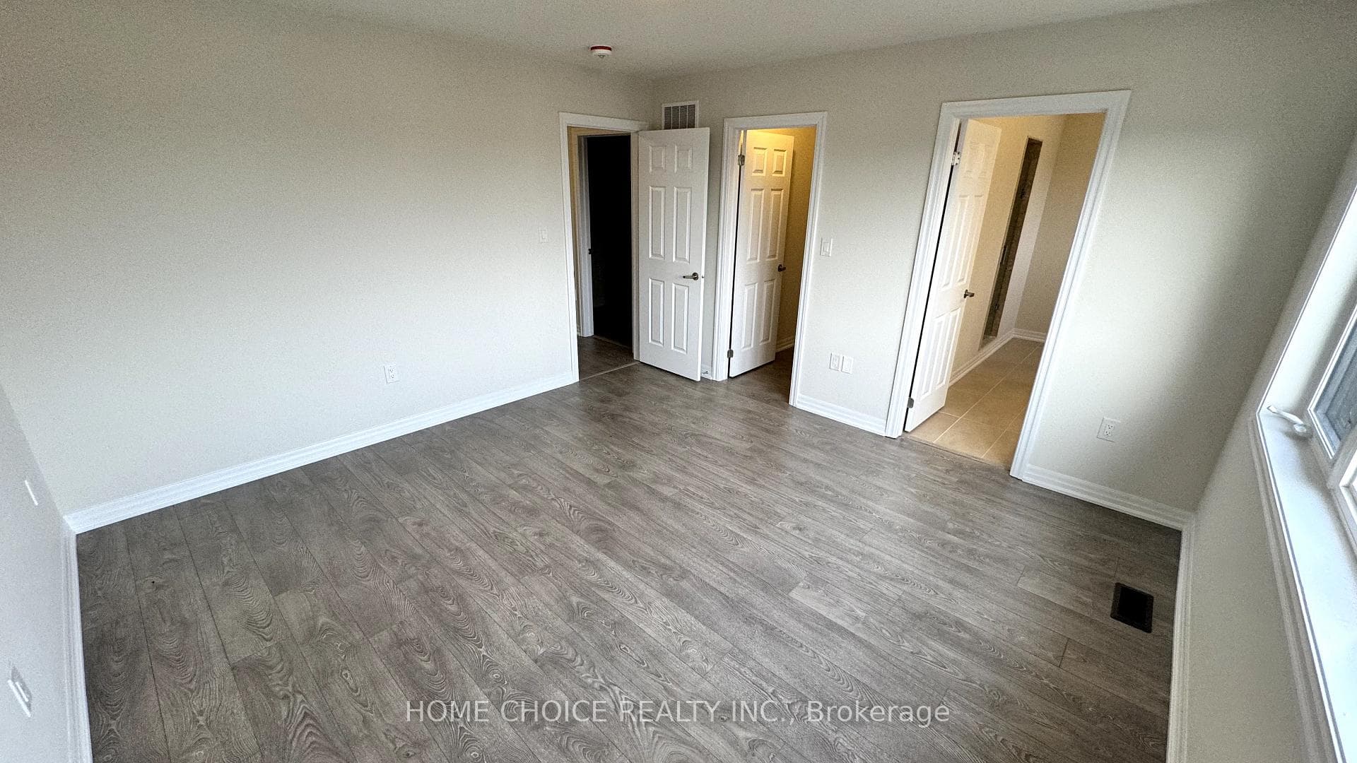 39 Northrop Avenue photo 10