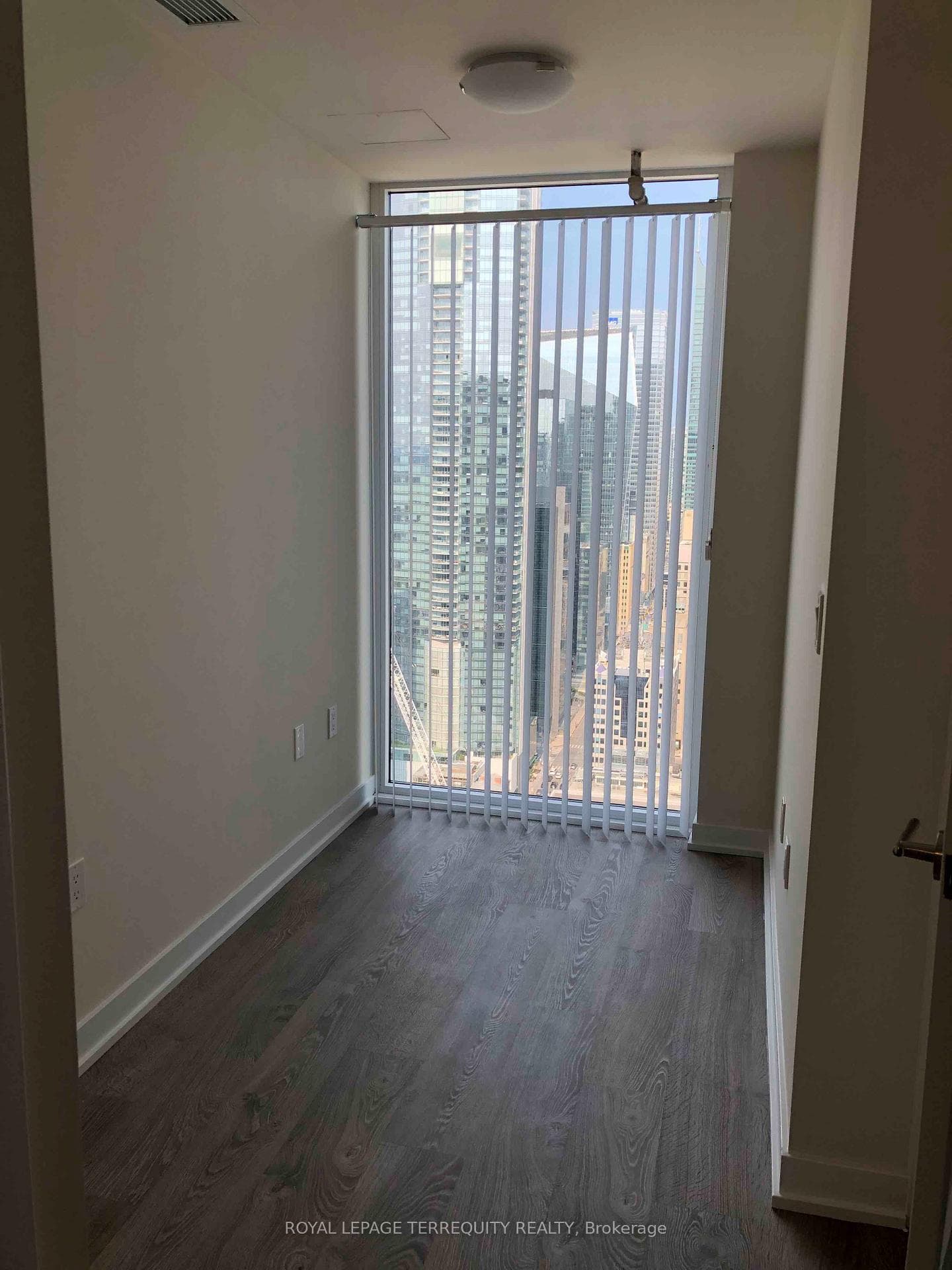 99 John Street Unit 3701 photo 8