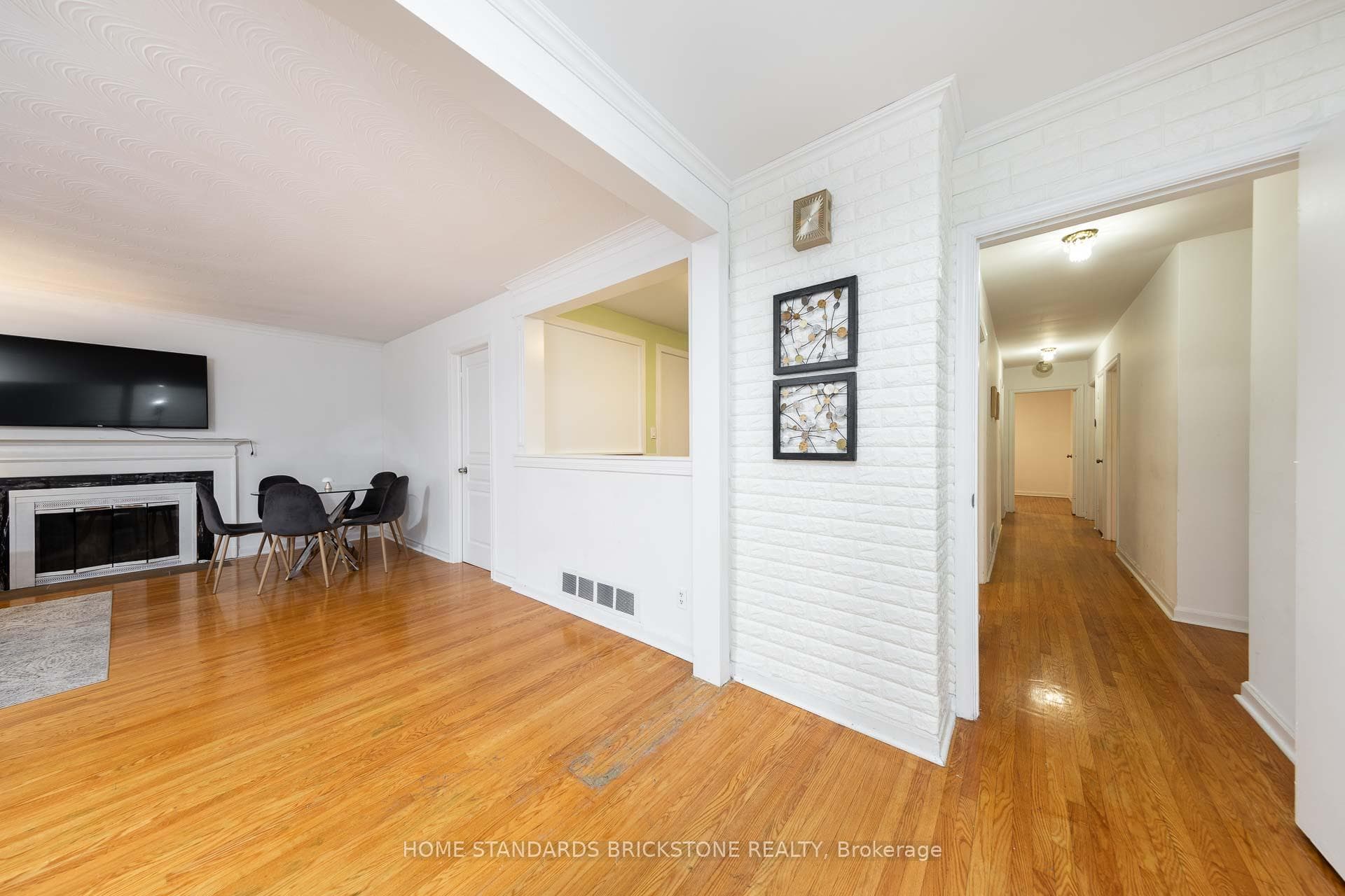 199 Dunforest Avenue photo 9