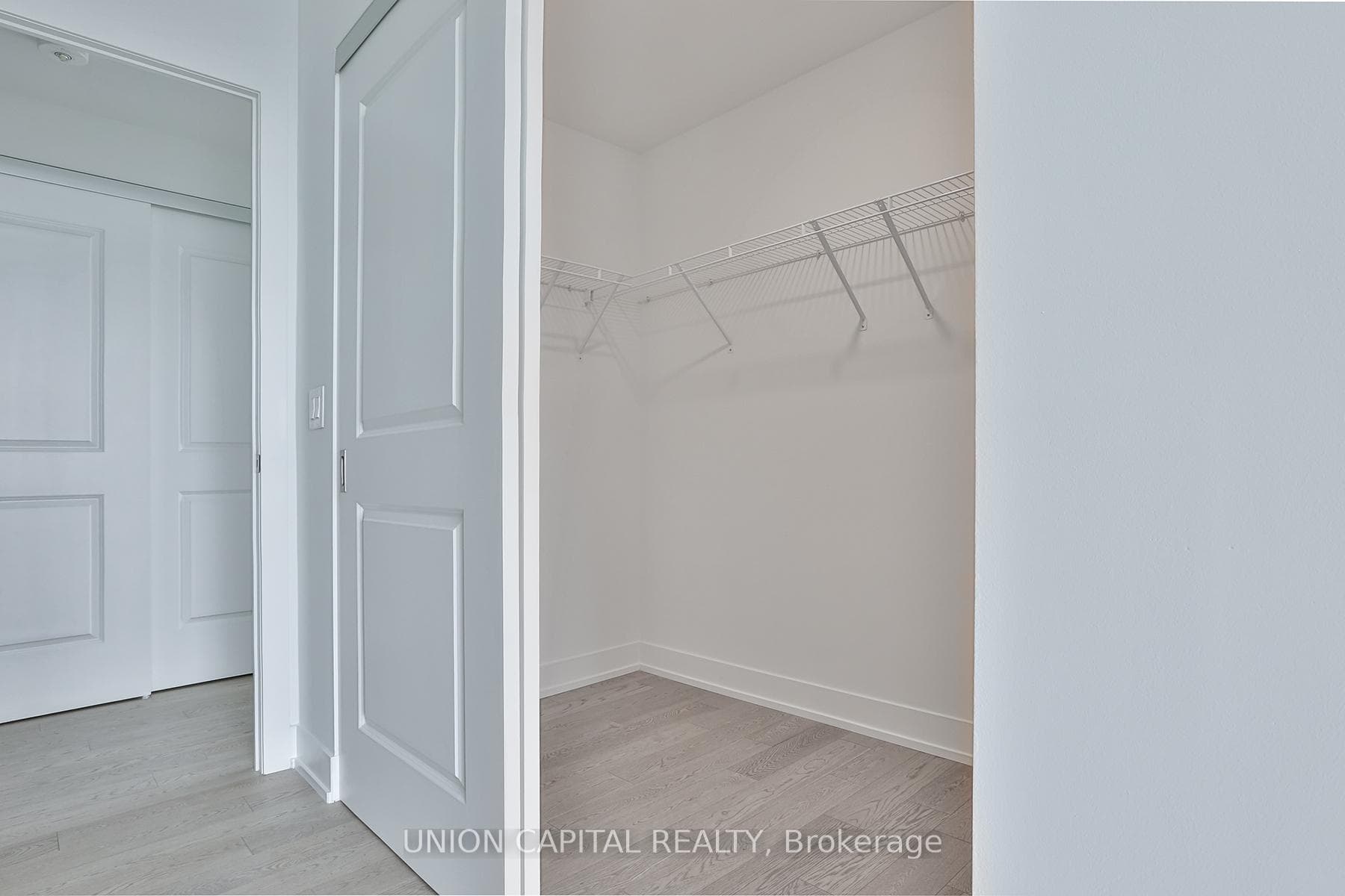 1063 Douglas Mccurdy Comm Circle Unit 1104 photo 25