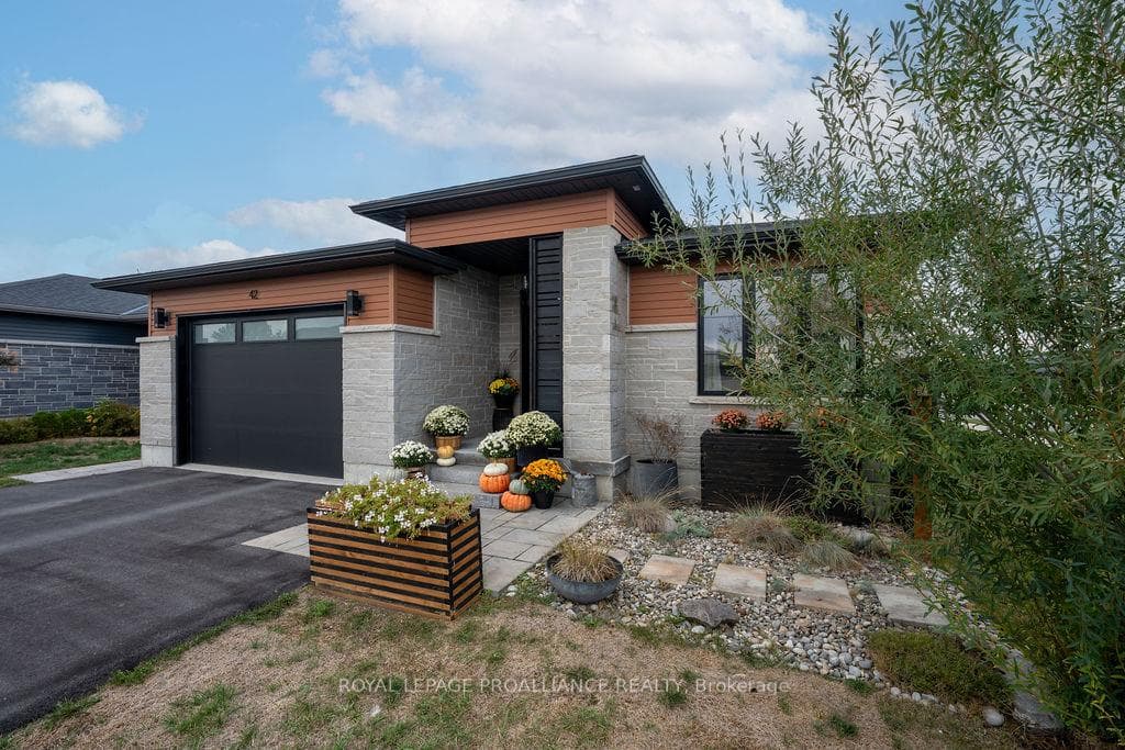 42 Lehtinen Crescent photo 45