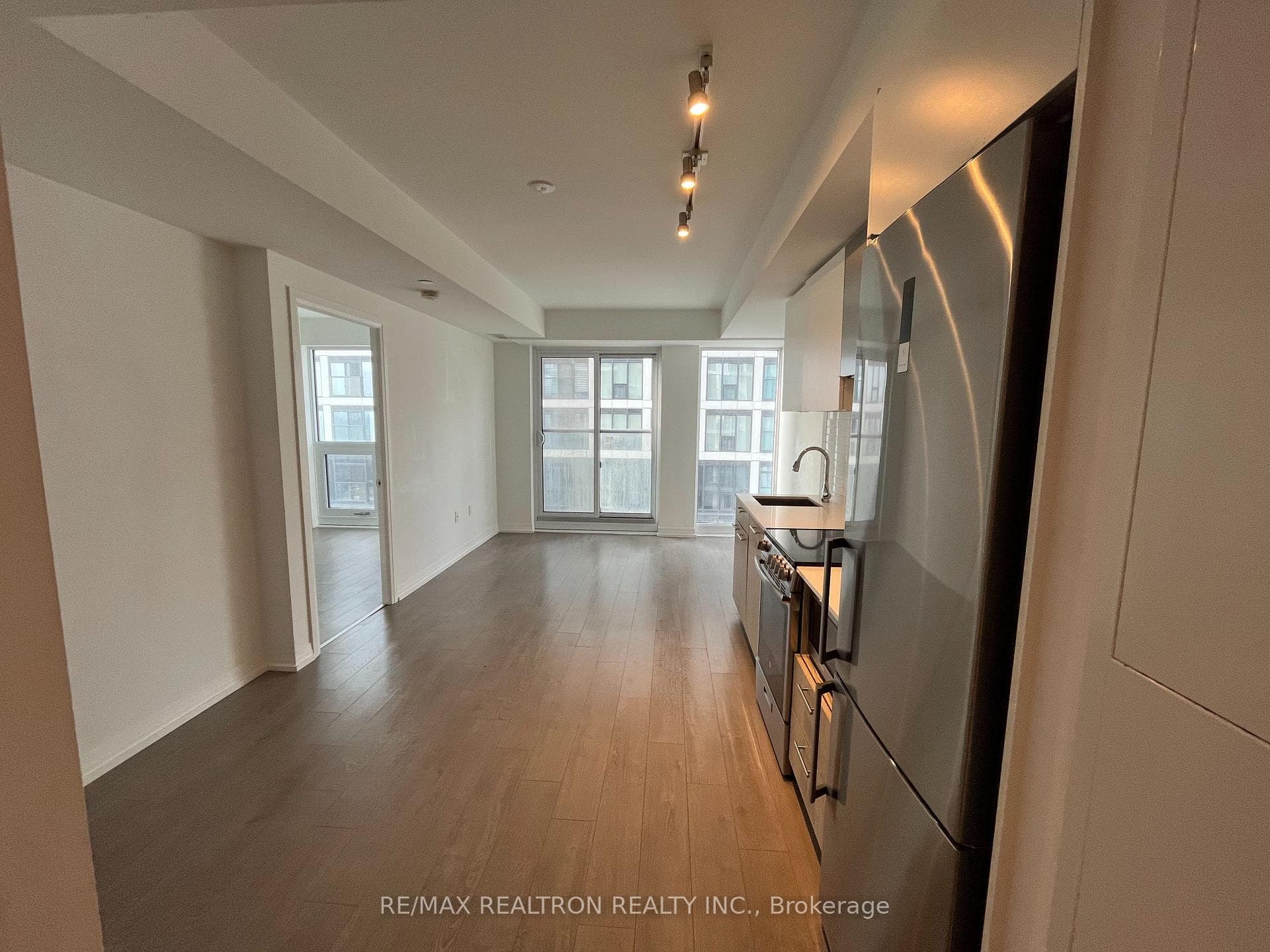 251 Jarvis Street Unit 2404 photo 2