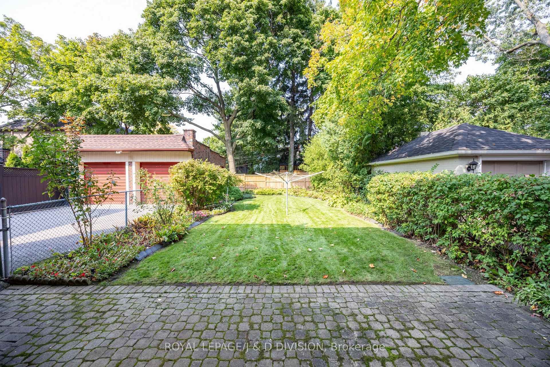 92 Golfdale Road photo 2