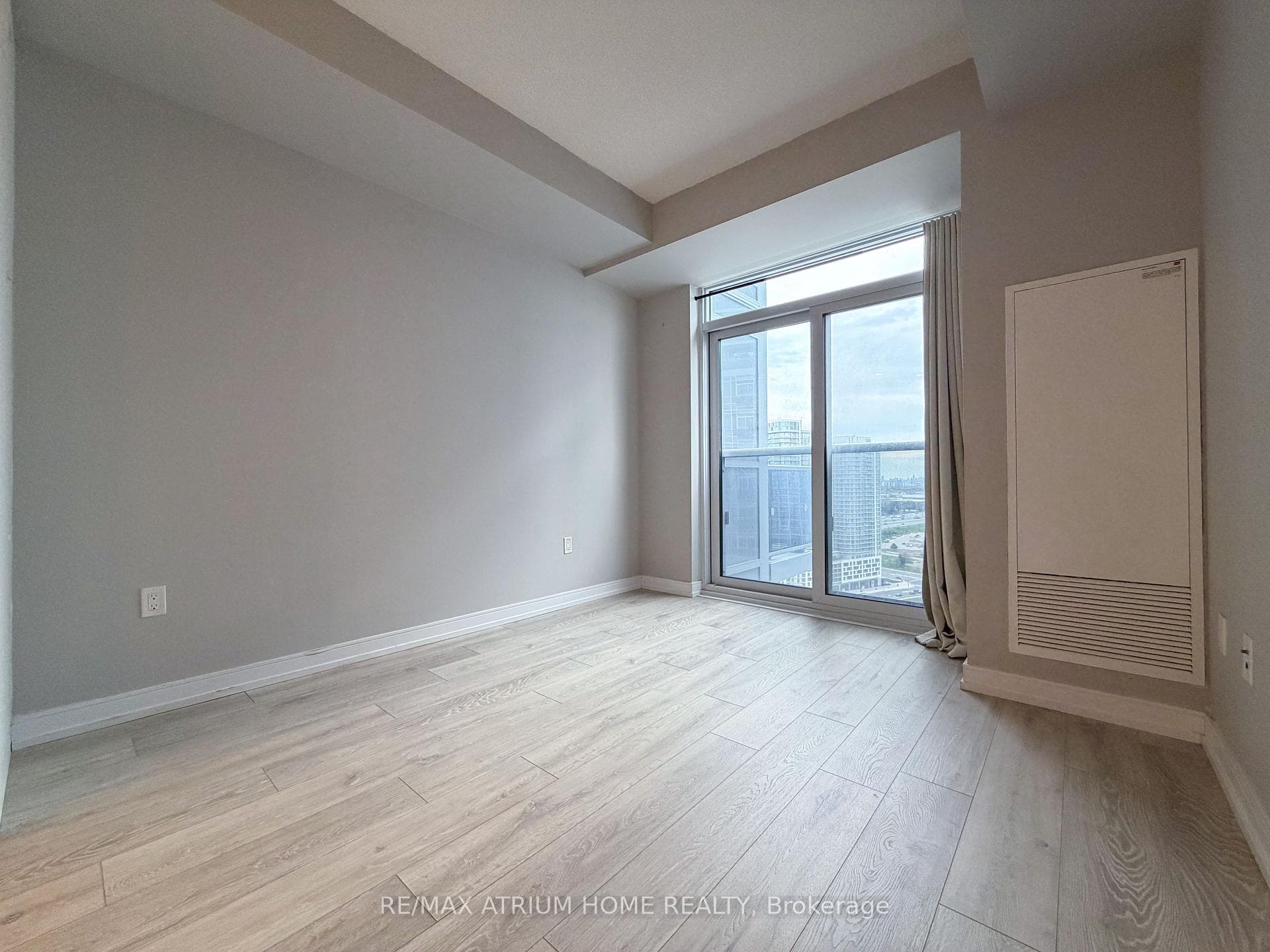 225 Village Green Square Unit 2705 photo 12