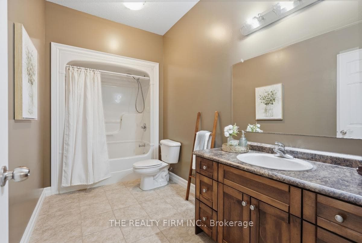 813 Leacock Way photo 37
