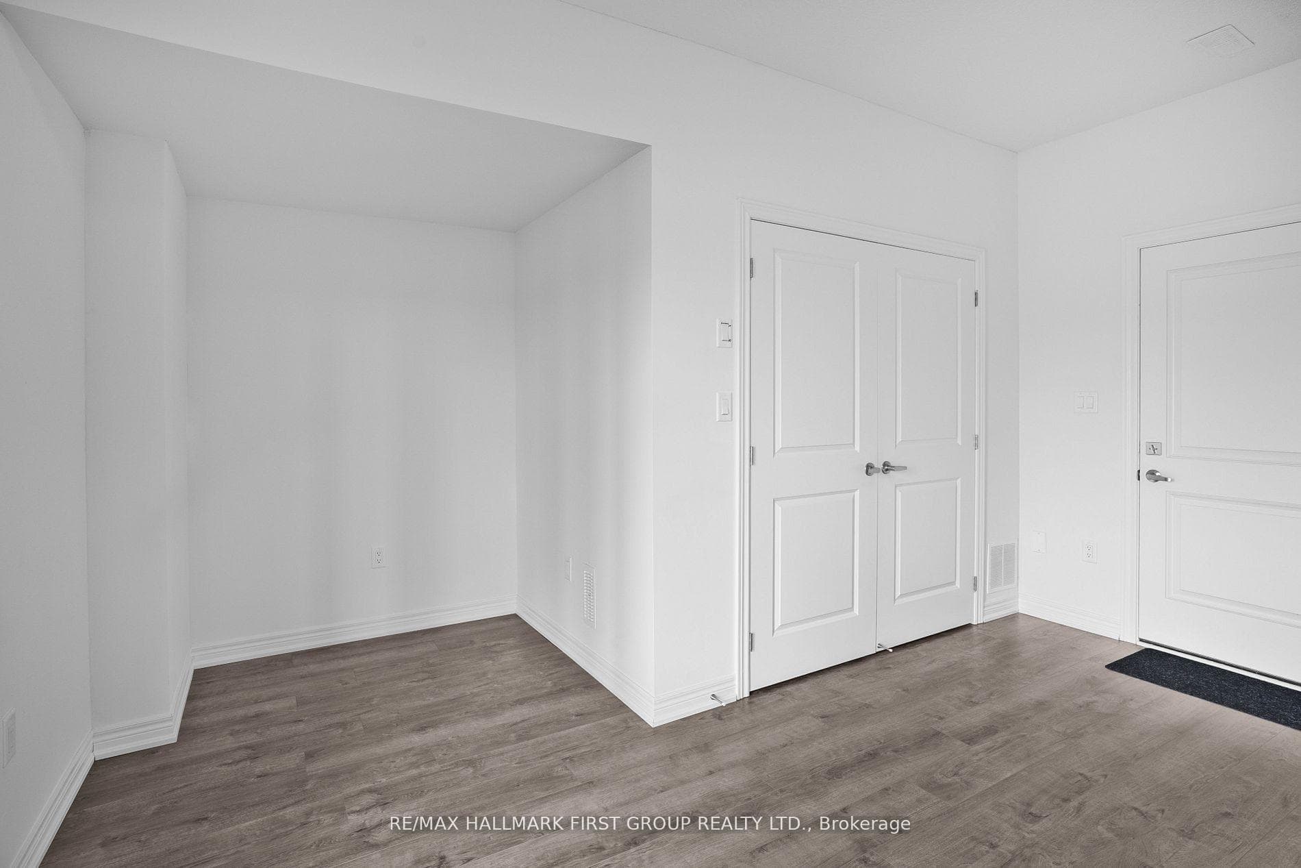 120 Court Drive Unit 28 photo 32