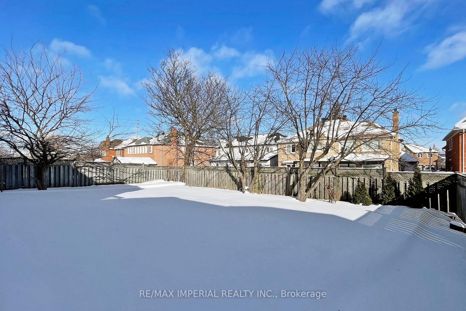 66 Hillhurst Drive photo 48