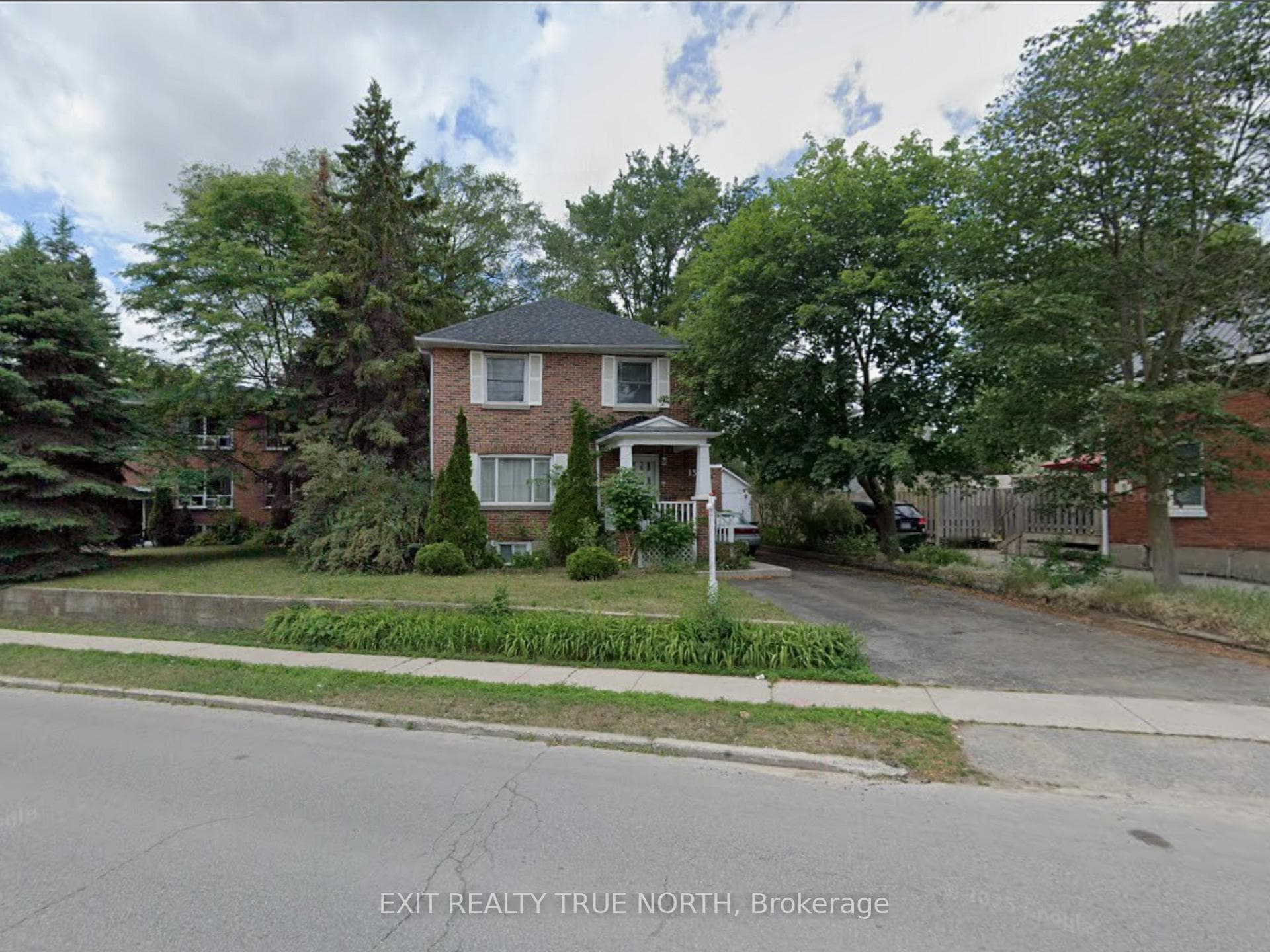 BSMT - 134 Innisfil Street photo 1