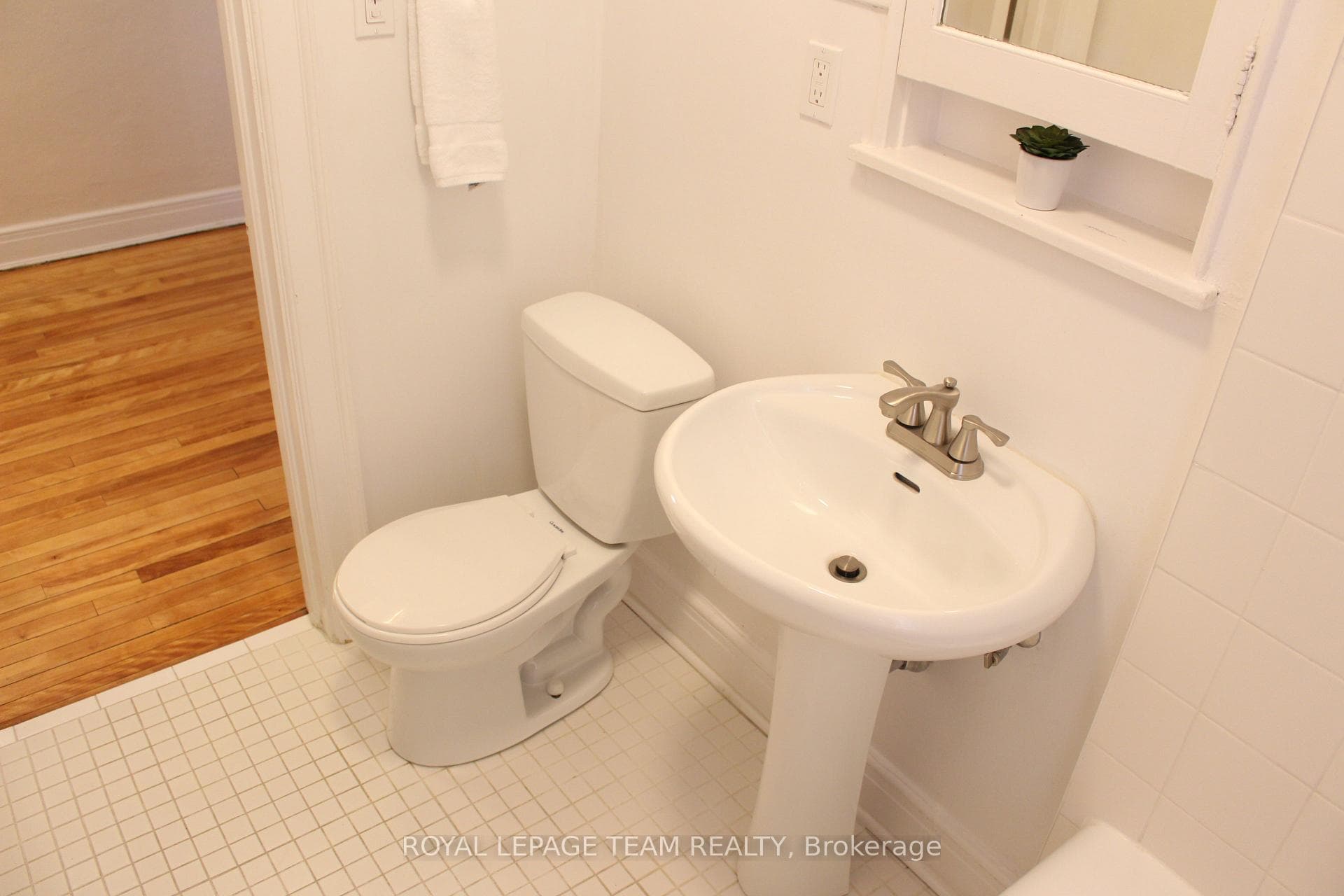 612 Bank Street Unit 14 photo 25