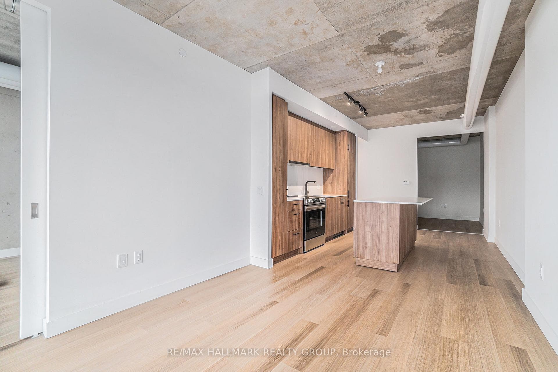 10 James Street Unit 414 photo 6
